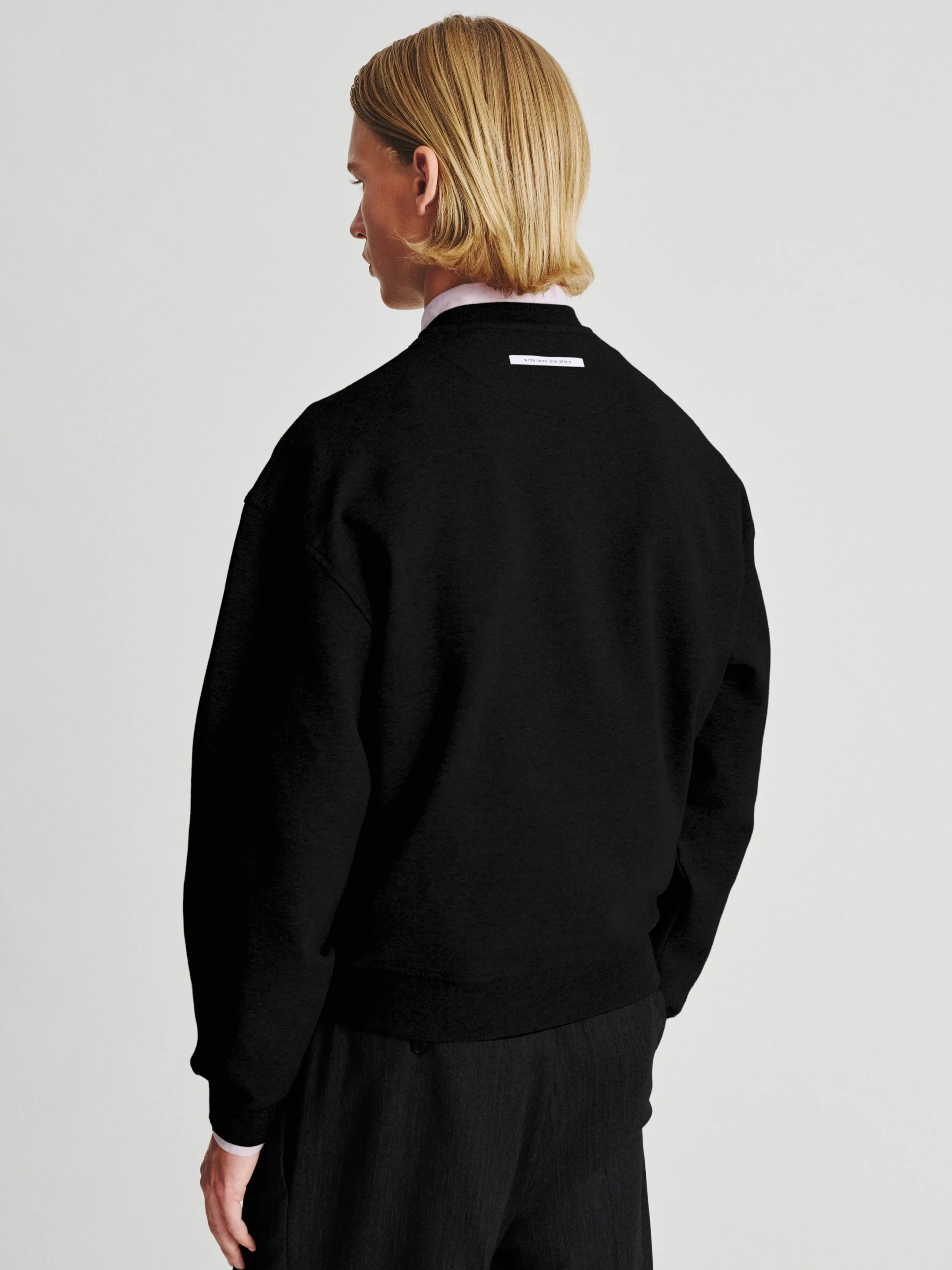 Jersey_01__Black__02.jpg.webp