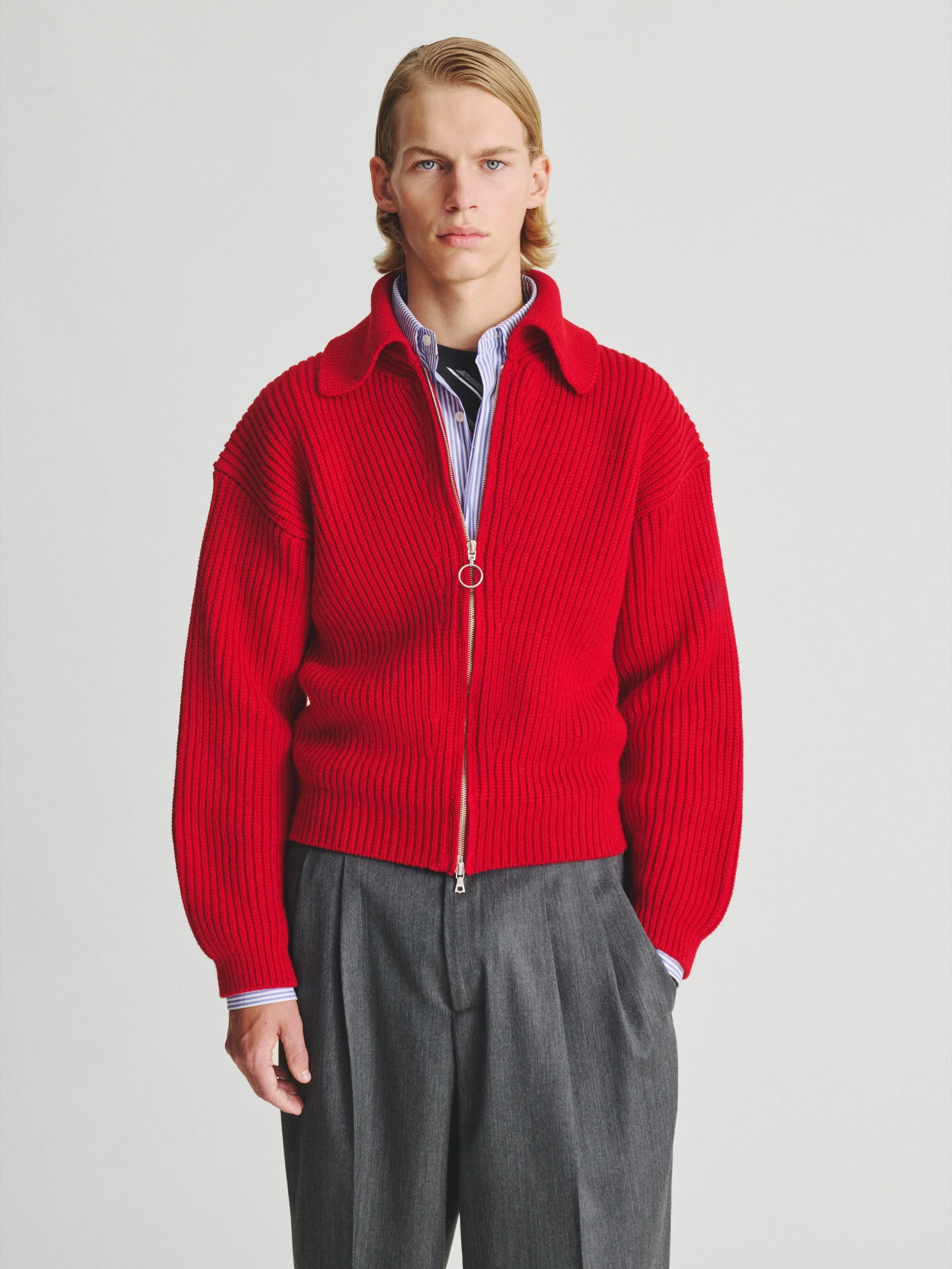 Knit_01__Red__01.jpg.webp