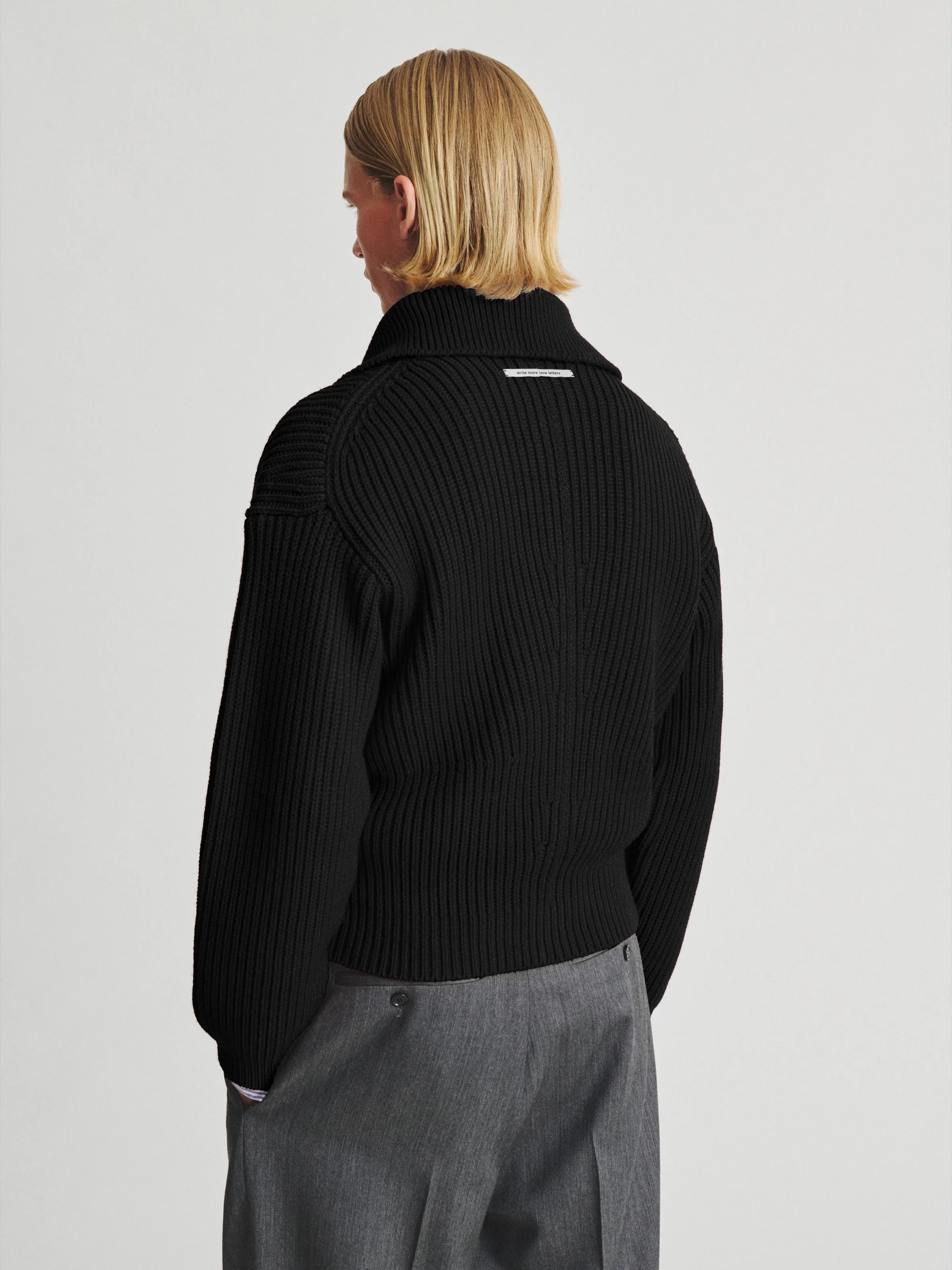 KVA_Knit_01_Black_m2.jpg.webp