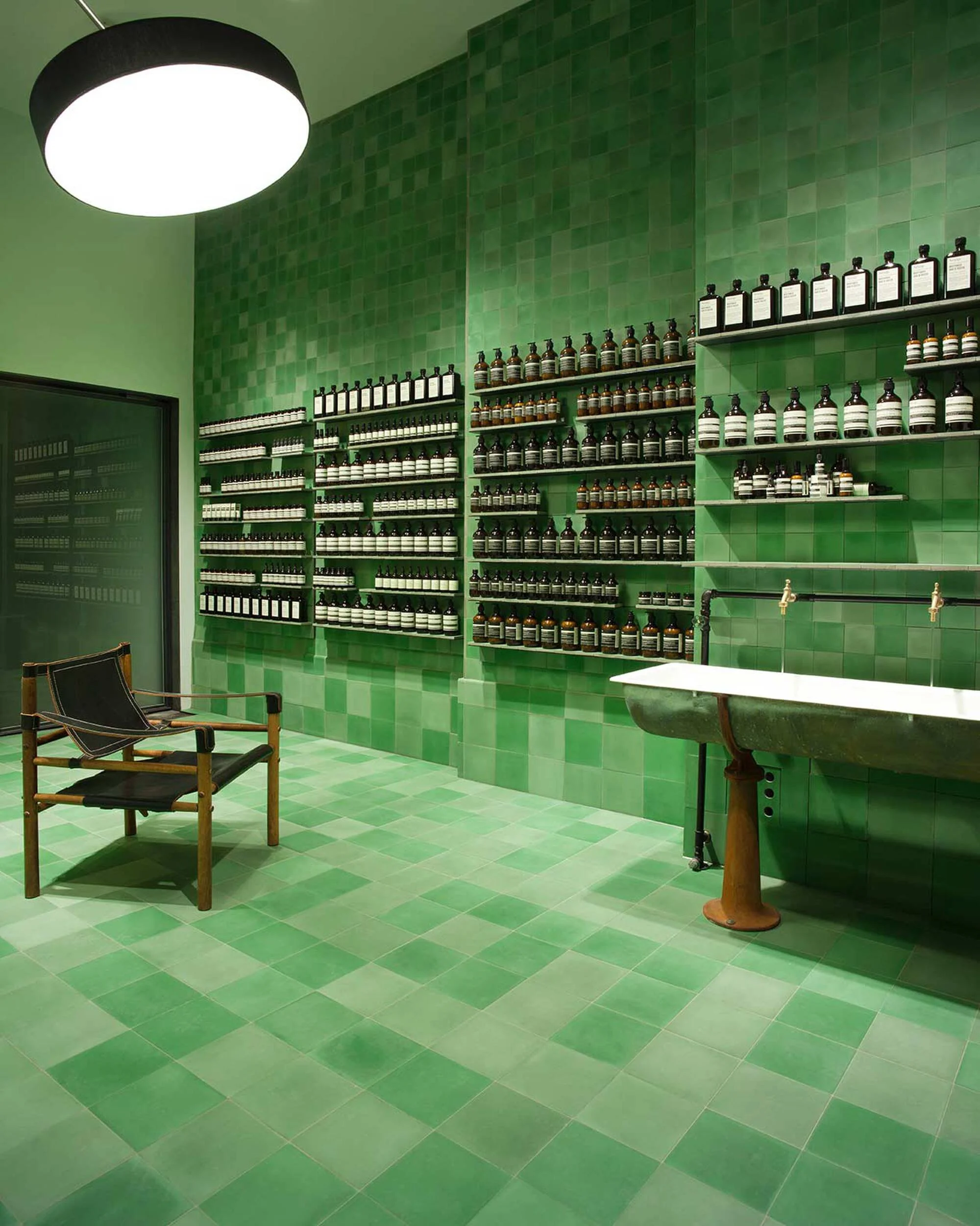 Aesop_Mitte_Split_1_Desktop_1260x1576px.jpg