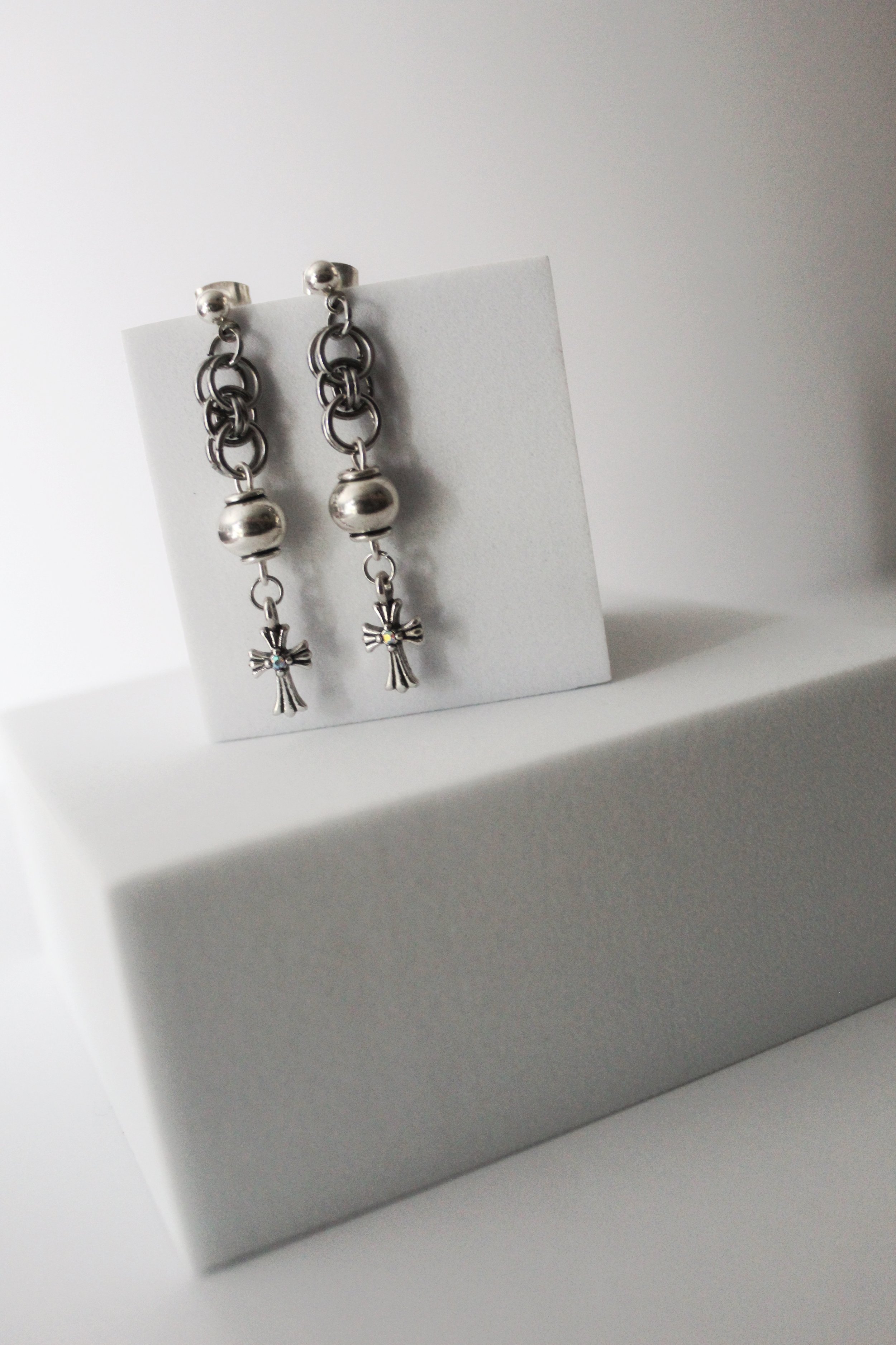 Chain Maile Cross Earrings