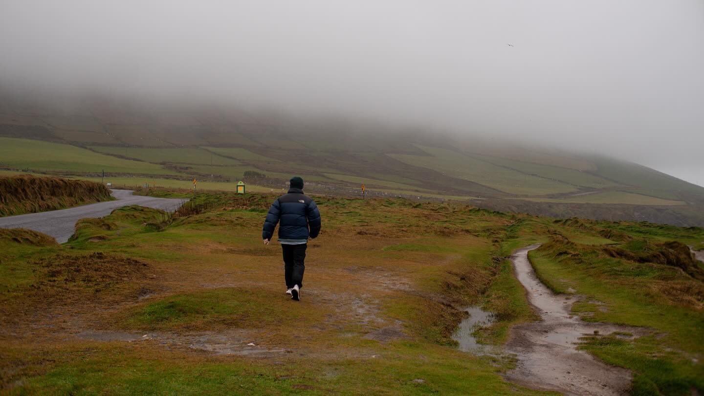 Pictures taken on the cheapest e mount lens I could find on Amazon ( TT artisan 25mm manual lens) on a a6300.
Also this shoot was totally sponsored by @thenorthfaceuk and @vanssurf