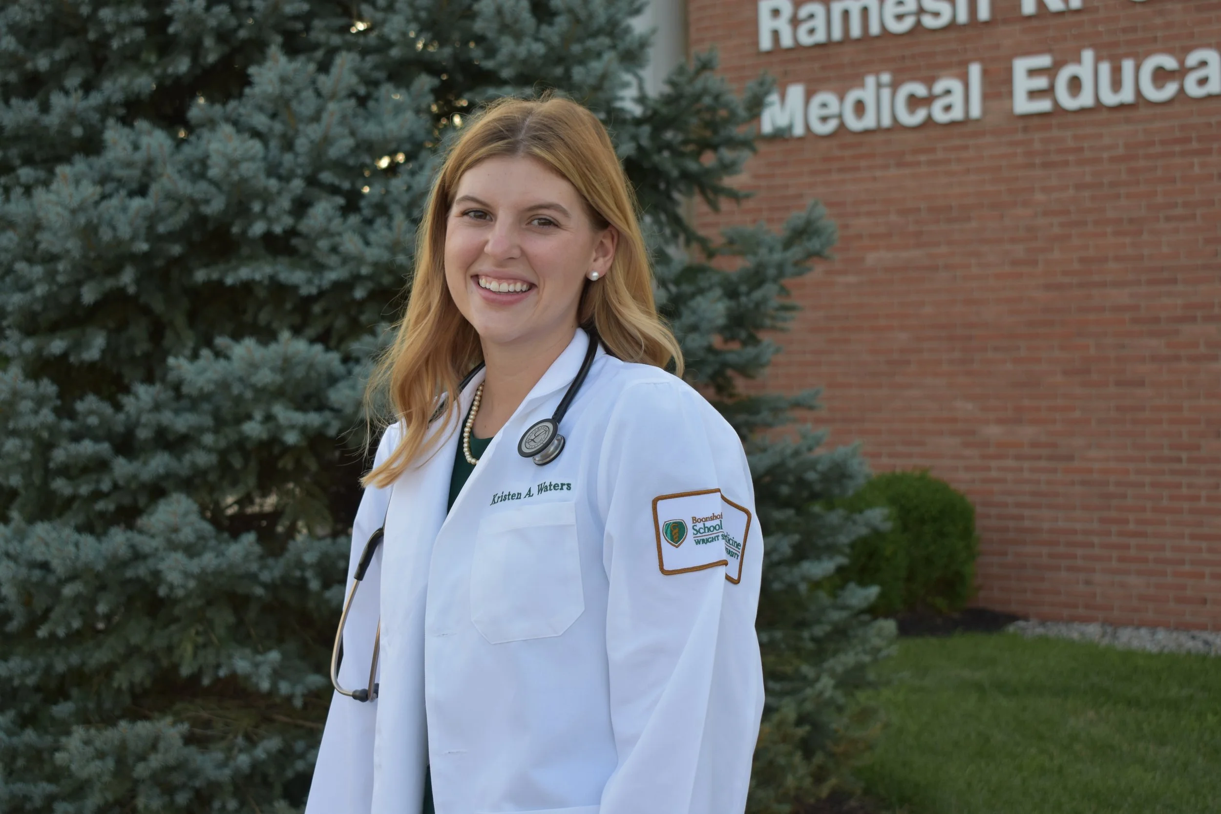 Apply today for the Physicians of Tomorrow Scholarship