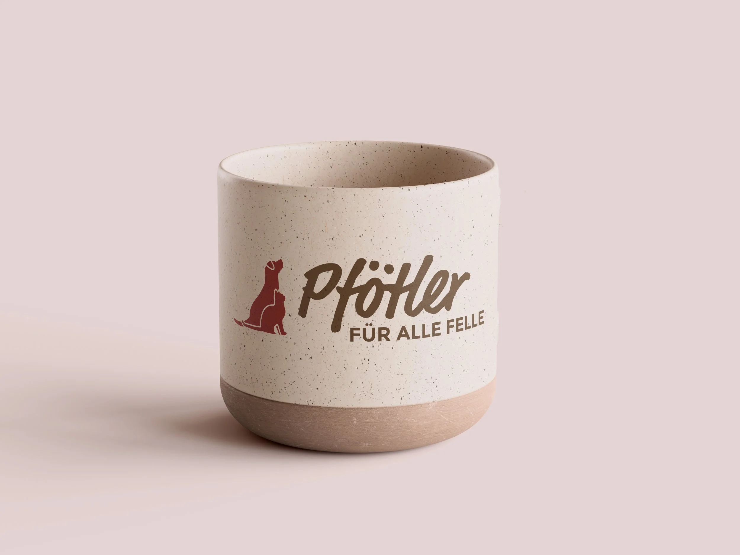 Wenn dein Logo auf Hundenäpfen landet — hast du alles richtig gemacht