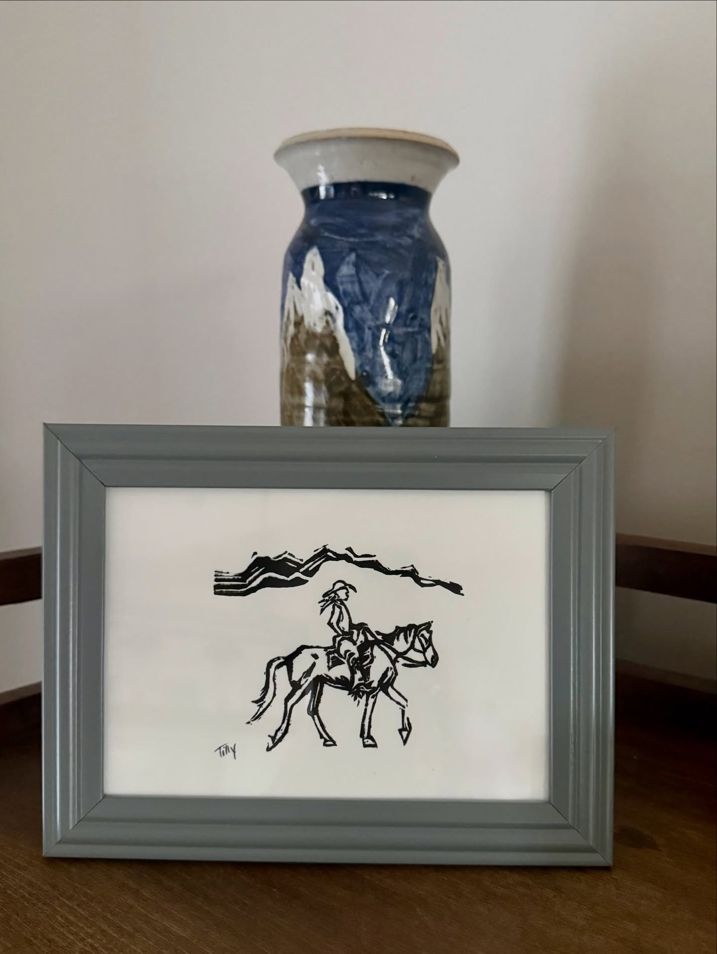 Love my new hand-carved lino cut print, a thoughtful gift from @tillychaffee ❤️
There&rsquo;s something so compelling about this process&mdash;carving into lino to reveal an image through line, texture, and negative space. It feels both raw and inten