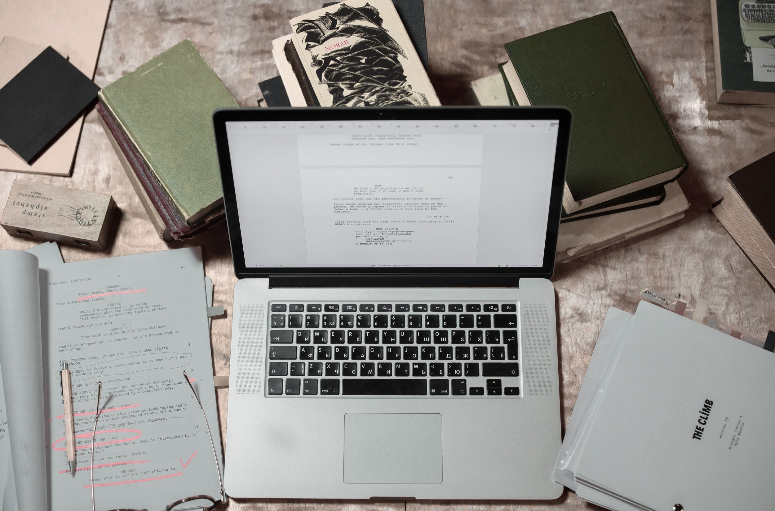  Content creation and editing
Newsletter and blog writing
Research and report writing