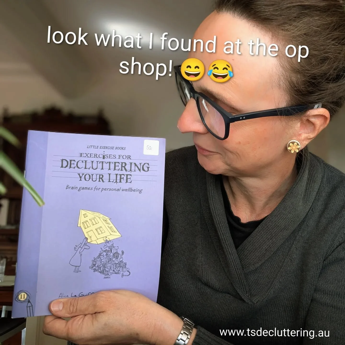 How could I resist! I went on a mission to find some work shirts and came home with something extra! Isn't that the best bit about op shopping - you just never know what you might find?

#thriftfinds #opshopping #secondhand