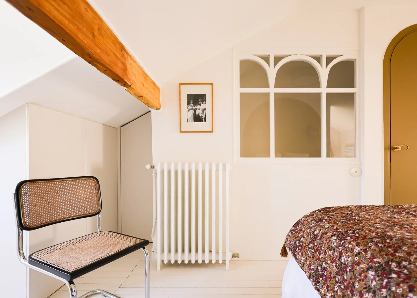 𝗣𝗿𝗼𝗷𝗲𝘁 𝗔𝗣𝗔 ✨
Une parenth&egrave;se 𝘤𝘩𝘢𝘭𝘦𝘶𝘳𝘦𝘶𝘴𝘦 au 𝘴𝘰𝘮𝘮𝘦𝘵 de la maison. 🤍

&bull;

#RenovationMaison #ArchitectureInterieure #InteriorDesign #SuiteParentale #ComblesAmenages