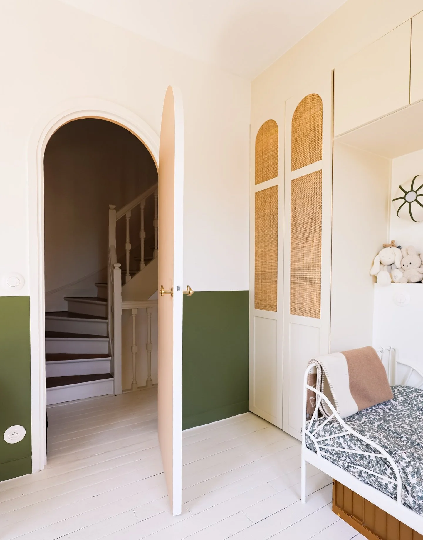 𝗠𝗮𝗶𝘀𝗼𝗻 𝗔𝗣𝗔 &bull; 𝙆𝙞𝙙𝙨 𝘽𝙚𝙙𝙧𝙤𝙤𝙢 ✨

Passer d&rsquo;une chambre &eacute;troite et peu optimis&eacute;e &agrave; un univers pens&eacute; pour grandir.

Nous avons imagin&eacute; un espace plus doux et plus fonctionnel, o&ugrave; chaqu