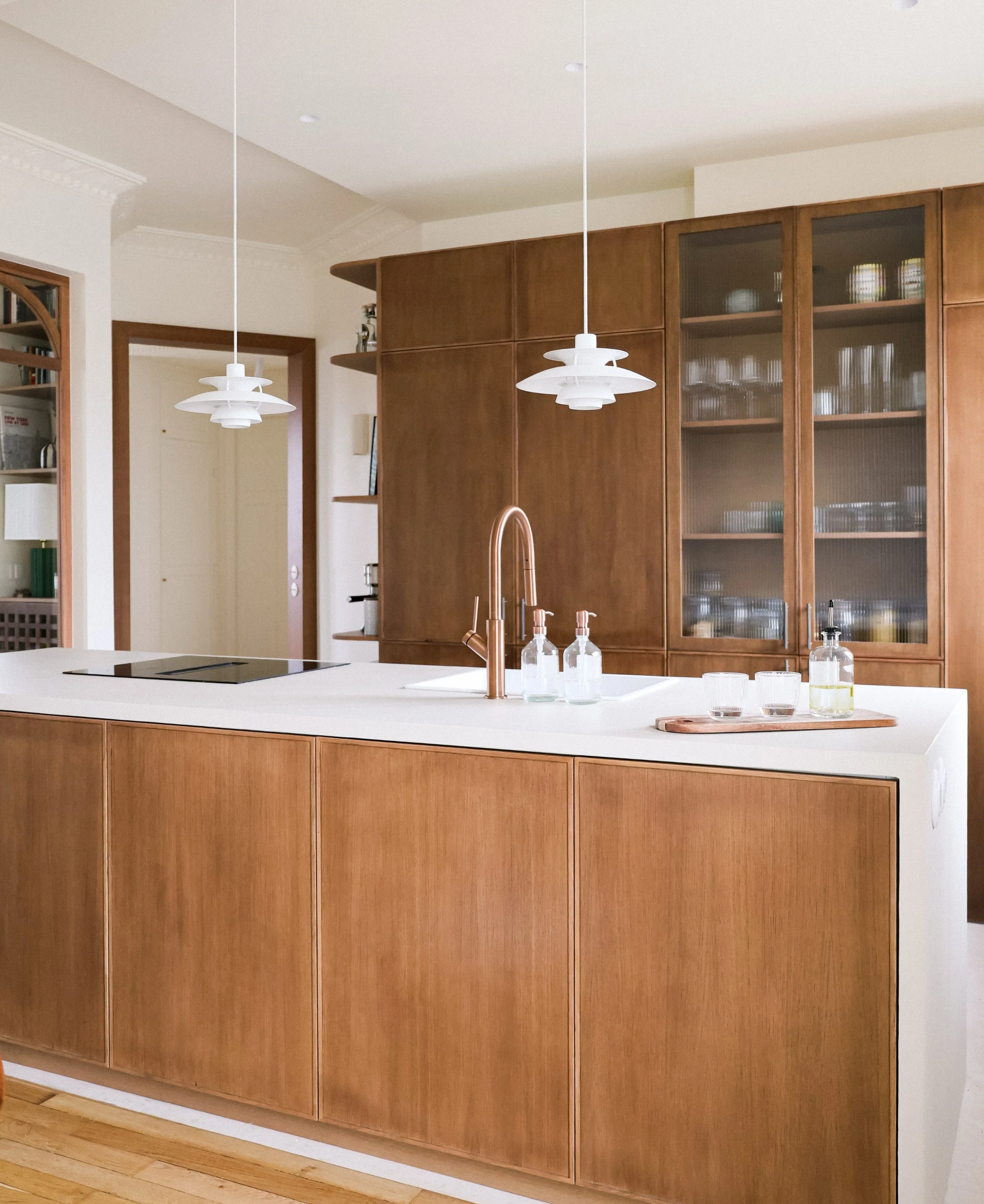 𝗣𝗿𝗼𝗷𝗲𝘁 𝗣𝗜𝗔 &bull; Apr&egrave;s | Avant

Difficile d&rsquo;imaginer qu&rsquo;il s&rsquo;agit de la m&ecirc;me pi&egrave;ce.✨

Une cuisine isol&eacute;e est devenue le c&oelig;ur de l&rsquo;appartement, ouverte sur les espaces de vie et pens&e