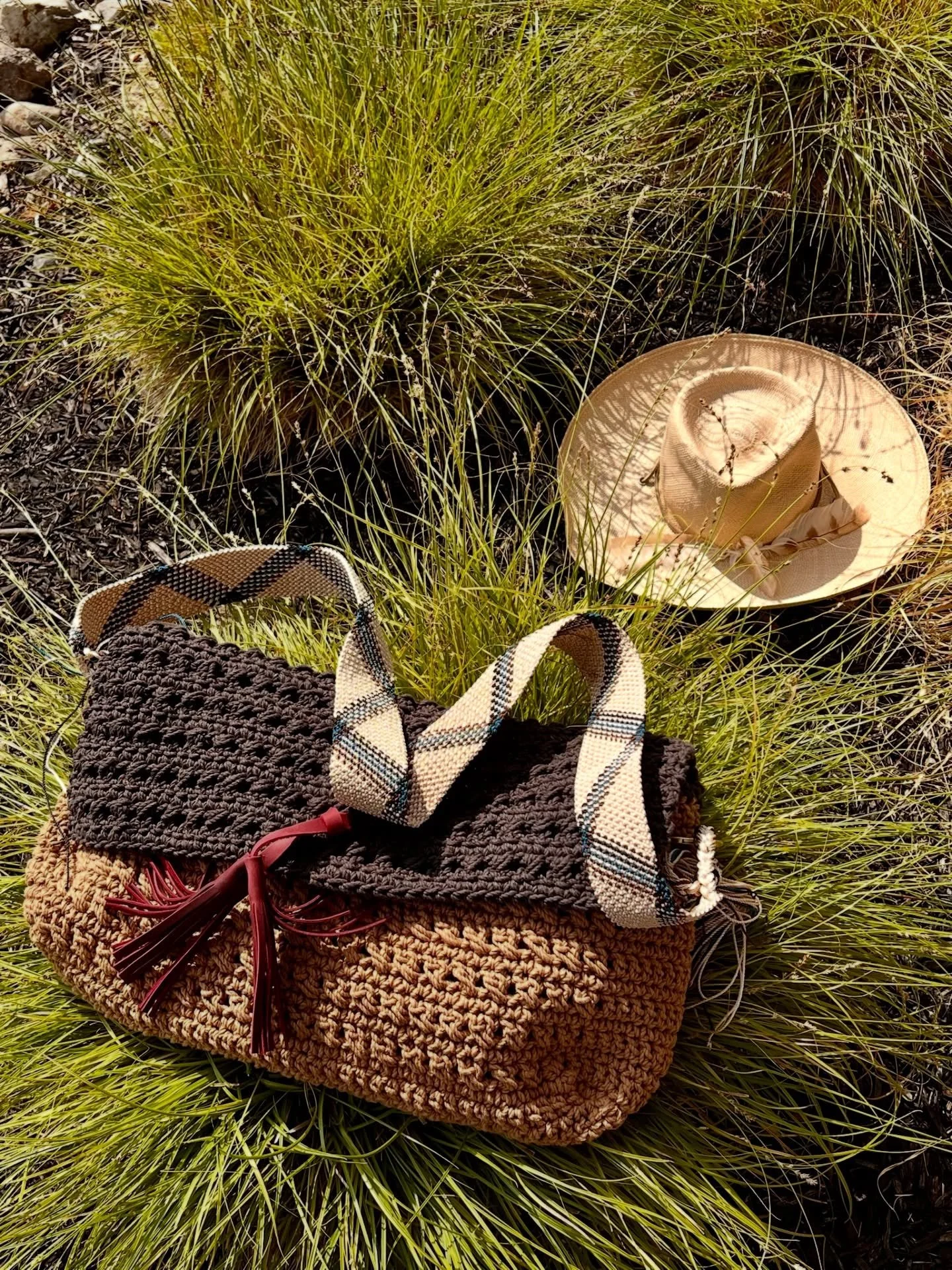 Sun-soaked and handmade 🤎 Bringing all the earthy, effortless vibes with the perfect boho touch. ✨🌾 

Roomy enough for your everyday essentials and ready for every adventure. 

women owned brand, everyday bag, elevated essentials, outfit inspo, cap