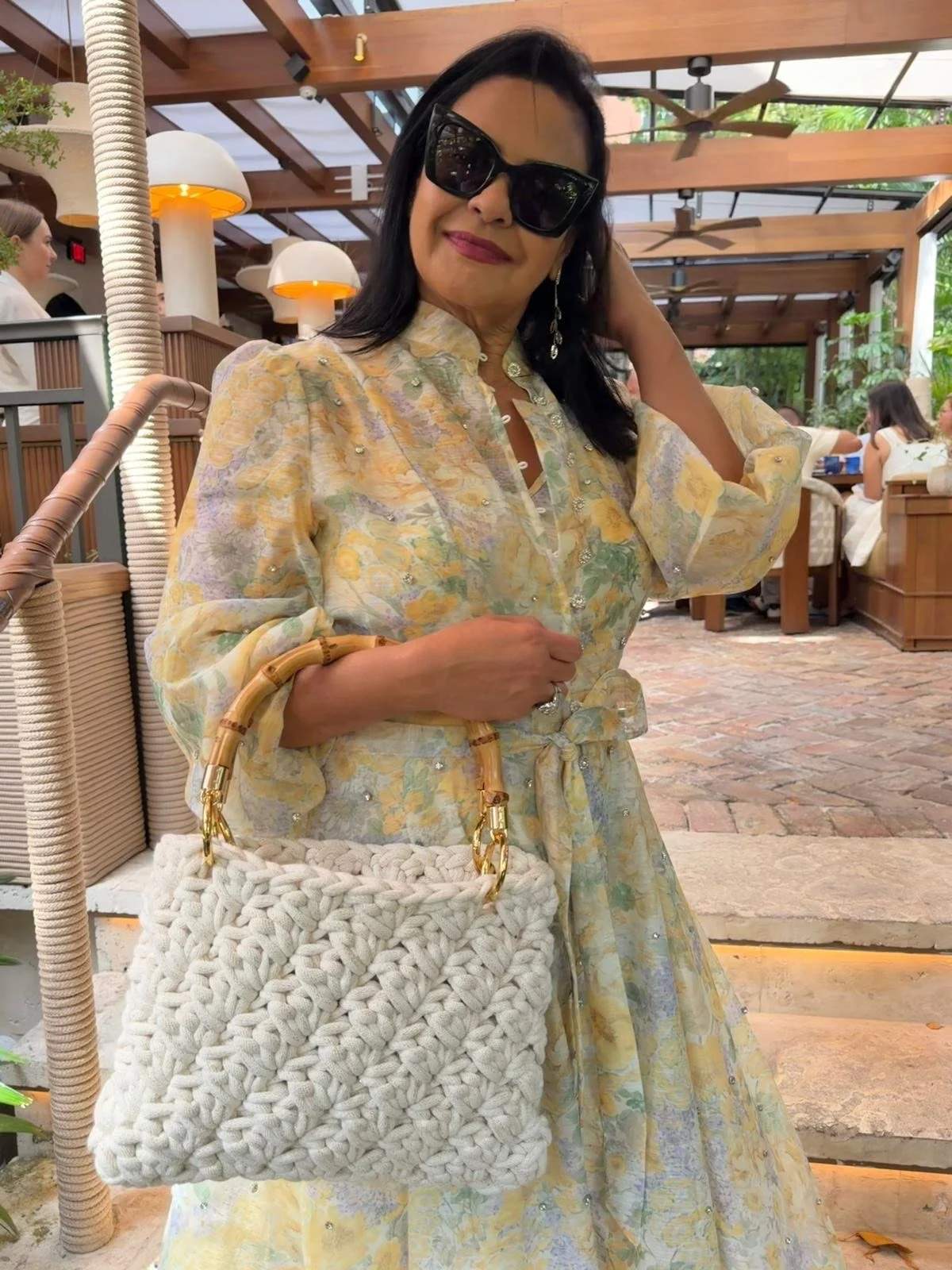 Some women don&rsquo;t just wear an outfit, they own the moment. ✨

The confidence, the elegance, the effortless charm&hellip; she makes timeless style look easy. Grace in every pose, beauty in every detail. 🤍

And yes&hellip;you could look this goo