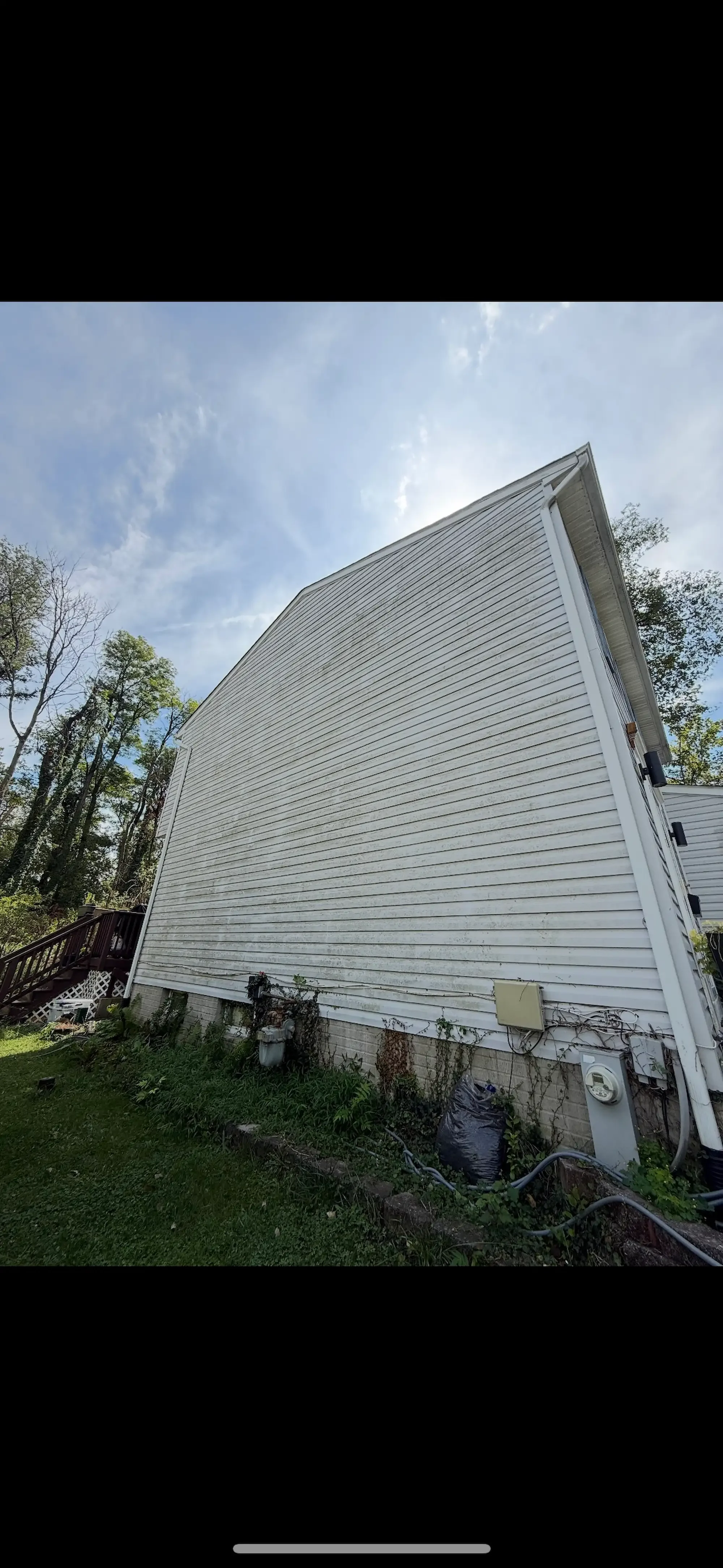 soft-washing-sterling-siding-pane-relief.webp.webp