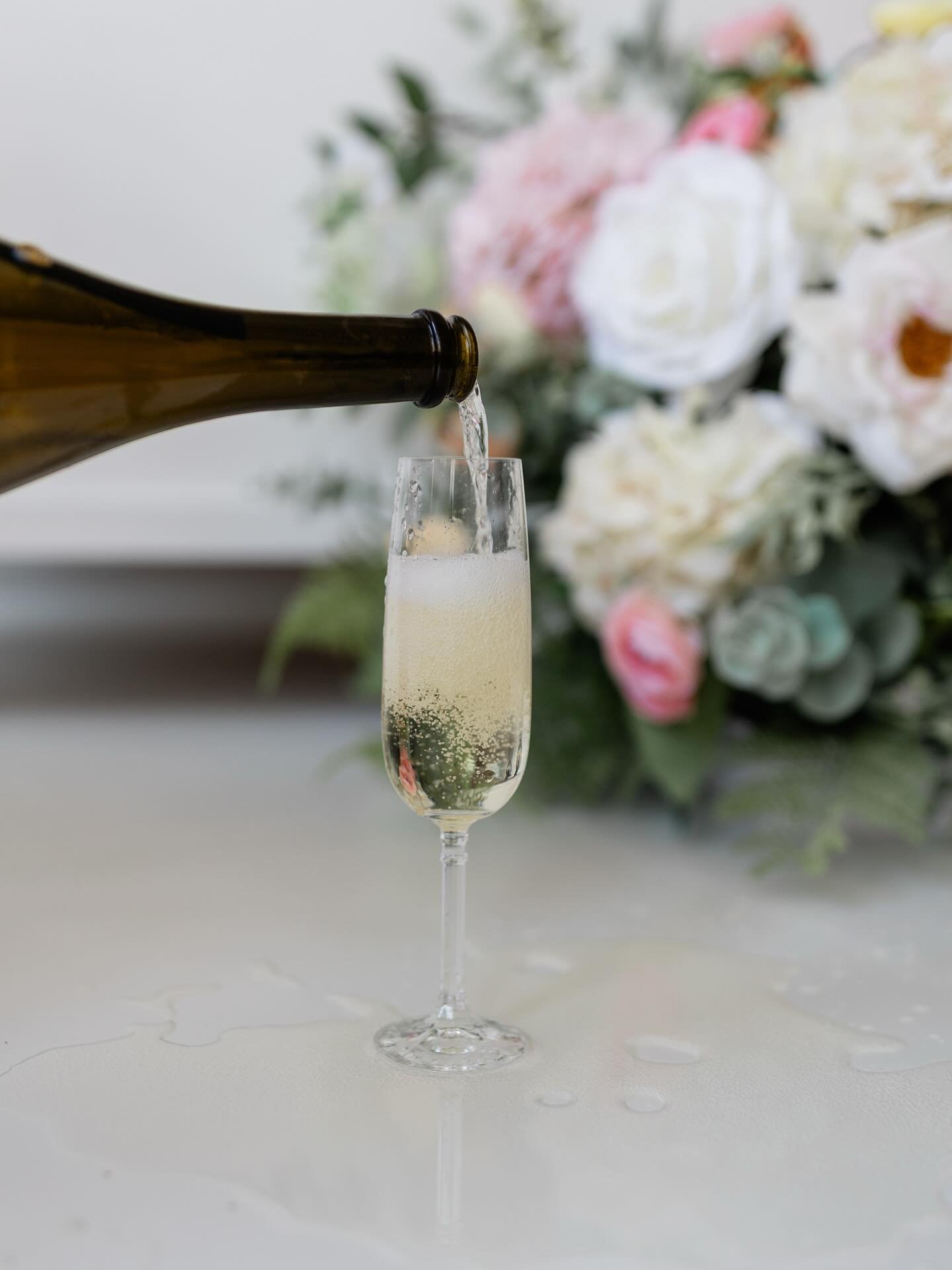 The perfect glass does not exist >>> 📸@nyquistbrands 💕

✨ Now booking for:
💍 Bach parties
👰 Showers
🍸 Cocktail hours
💒 Weddings

DM me us to book 💌

#YouMeAndMimosas #ChampagneCart #MobileBarService #BubblyMoments #EventInspo #Wedding
