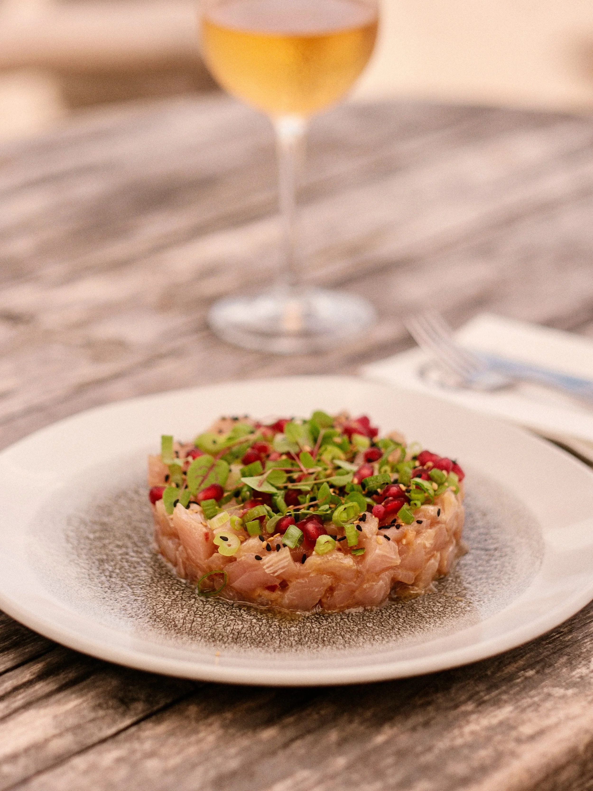 One week, one tartare.
Discover our chef&rsquo;s special creation, changing every week at Pearl Beach.