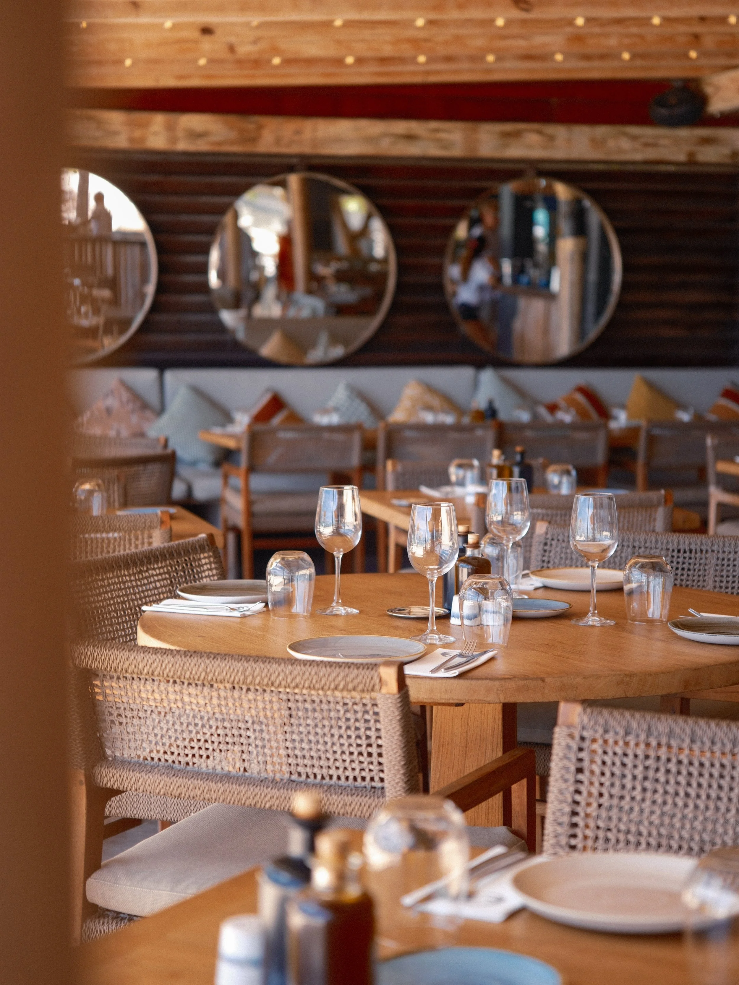 Table set, palms overhead, lunch ahead.

See you at Pearl Beach 🌴