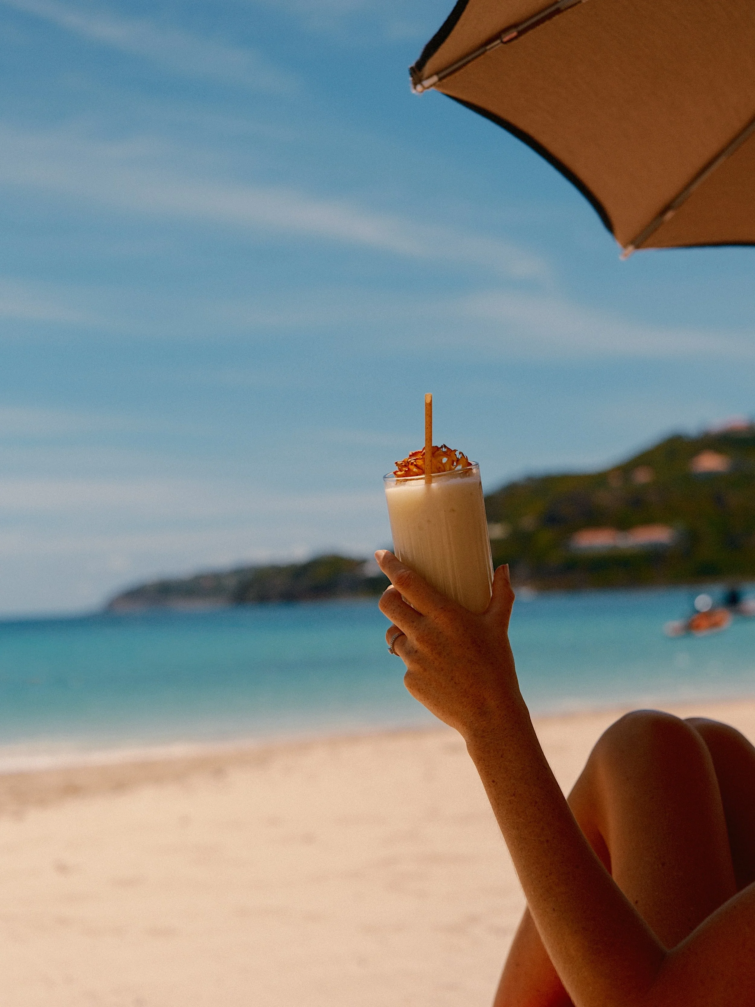 A taste of Saint Barth, all year round.
From sunny lunches to cocktails by the sea, Pearl Beach welcomes you every day of the year.