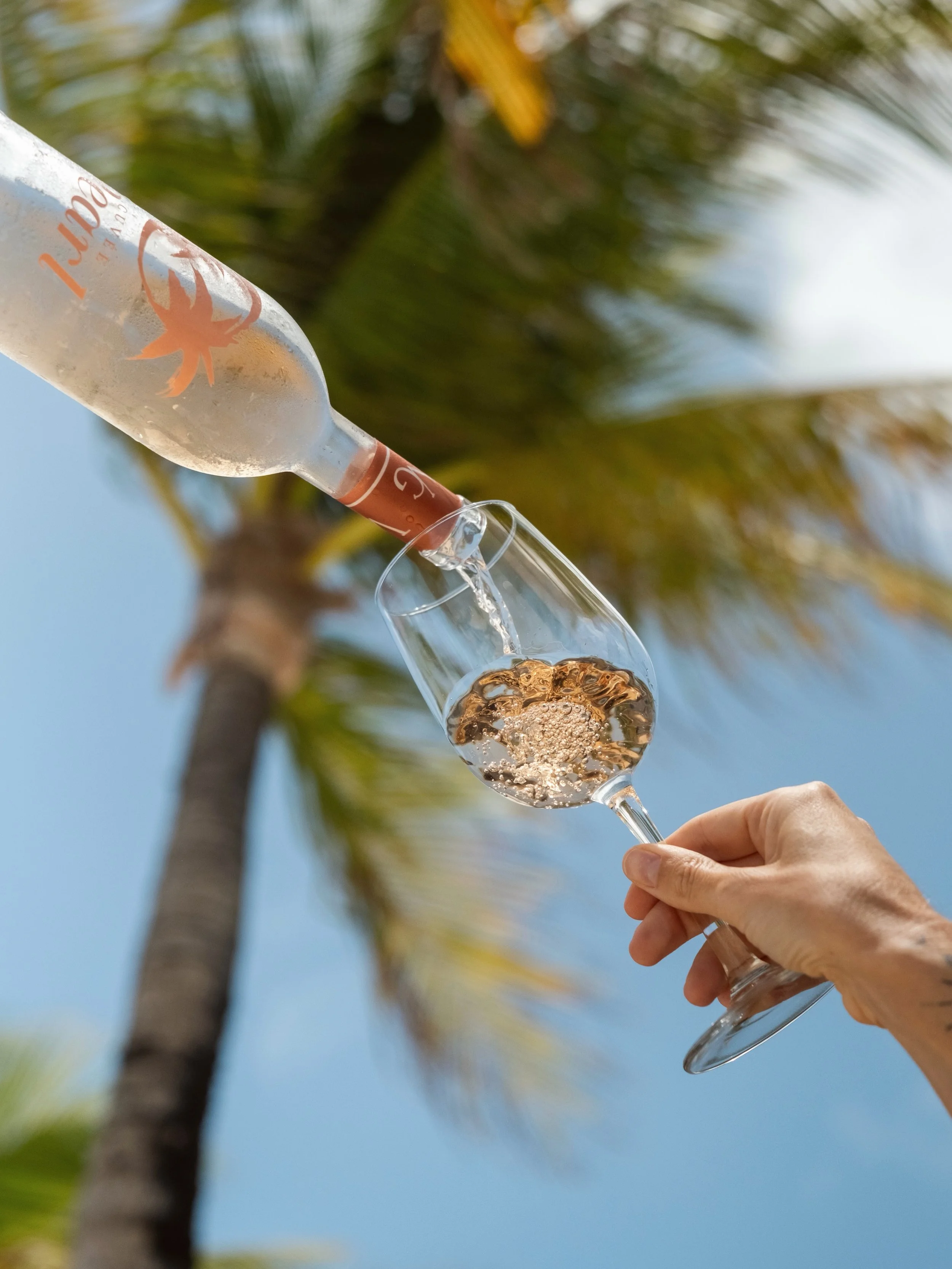 Ros&eacute;, sunshine &amp; seaside moments.

A splash of ros&eacute;, the Pearl Beach way.