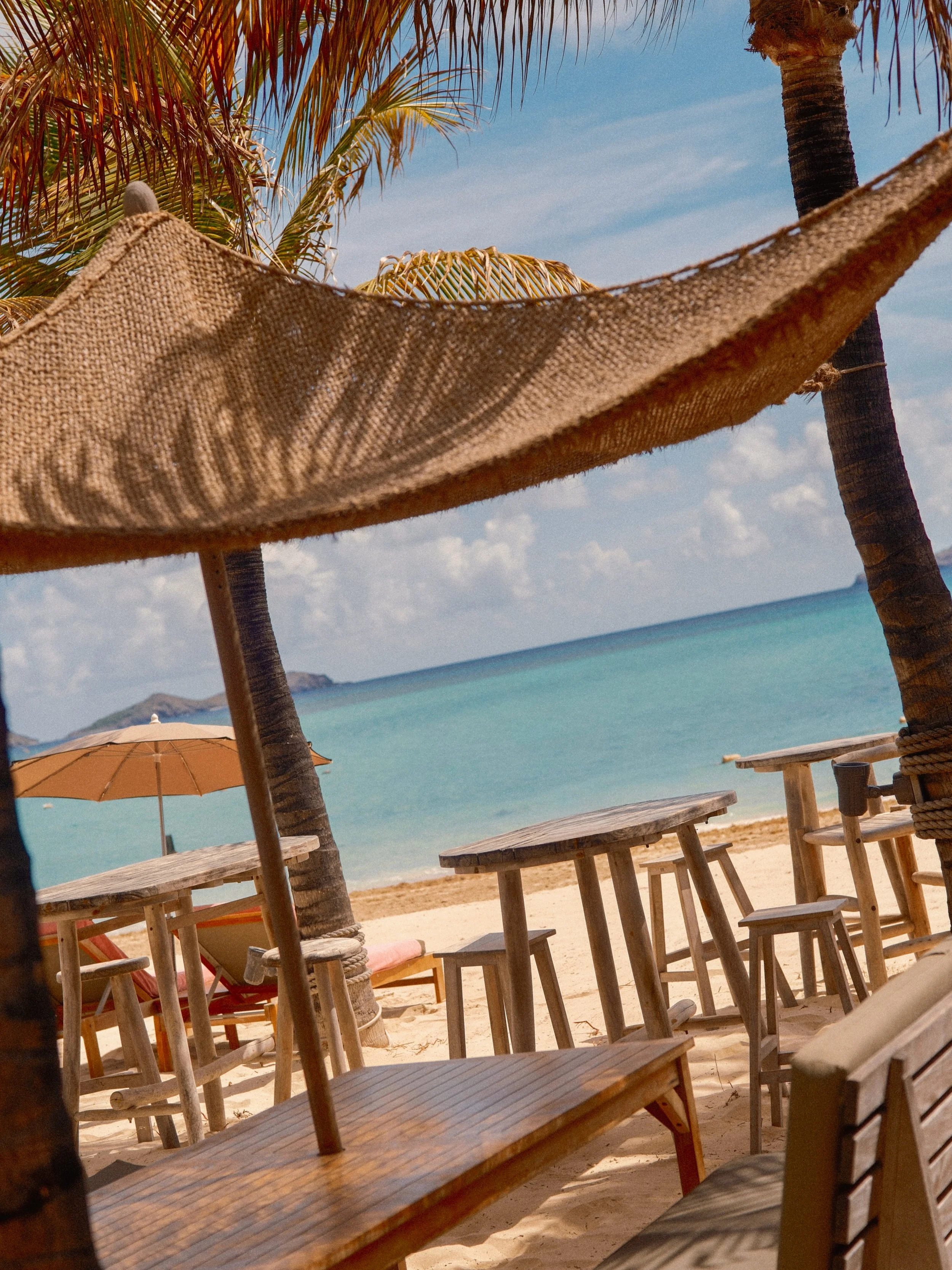Monday situation.
Toes in the sand, ocean in sight.