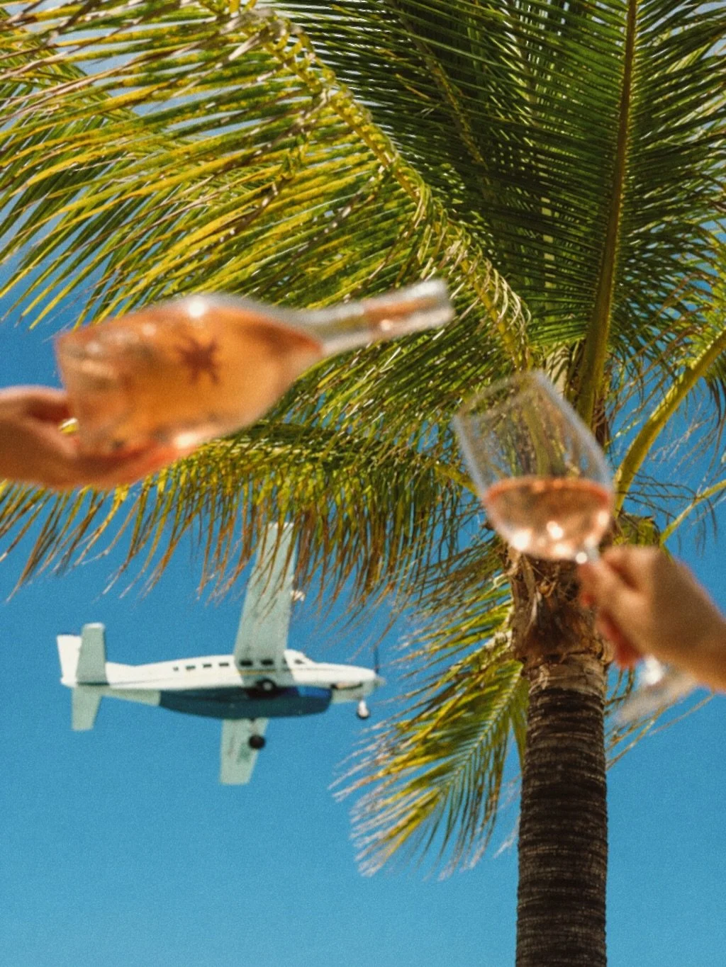 Touchdowns, sunshine &amp; a glass of Pearl Beach ros&eacute;.
