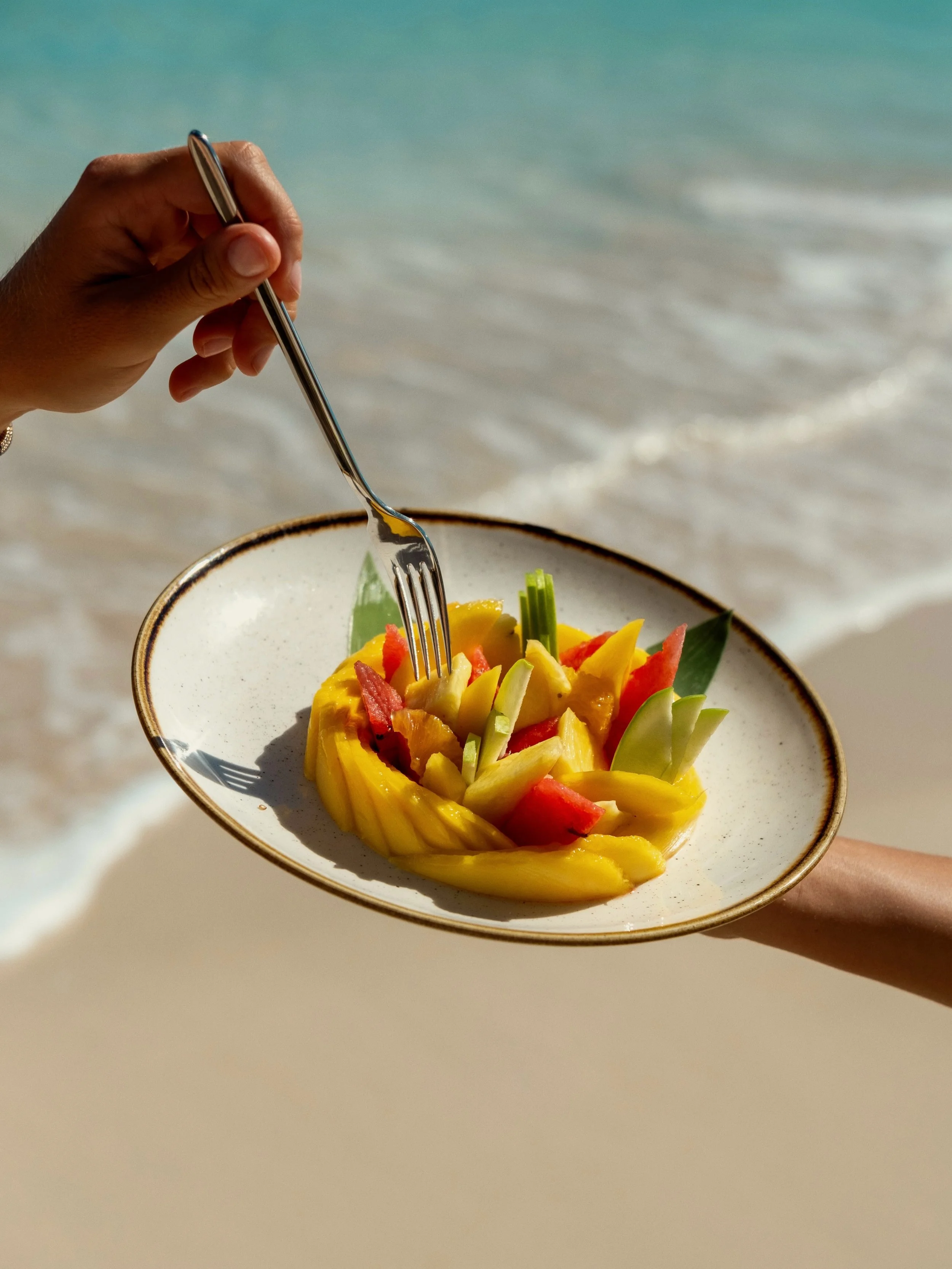 A tropical state of mind, served fresh.
Barefoot days taste better at Pearl Beach.