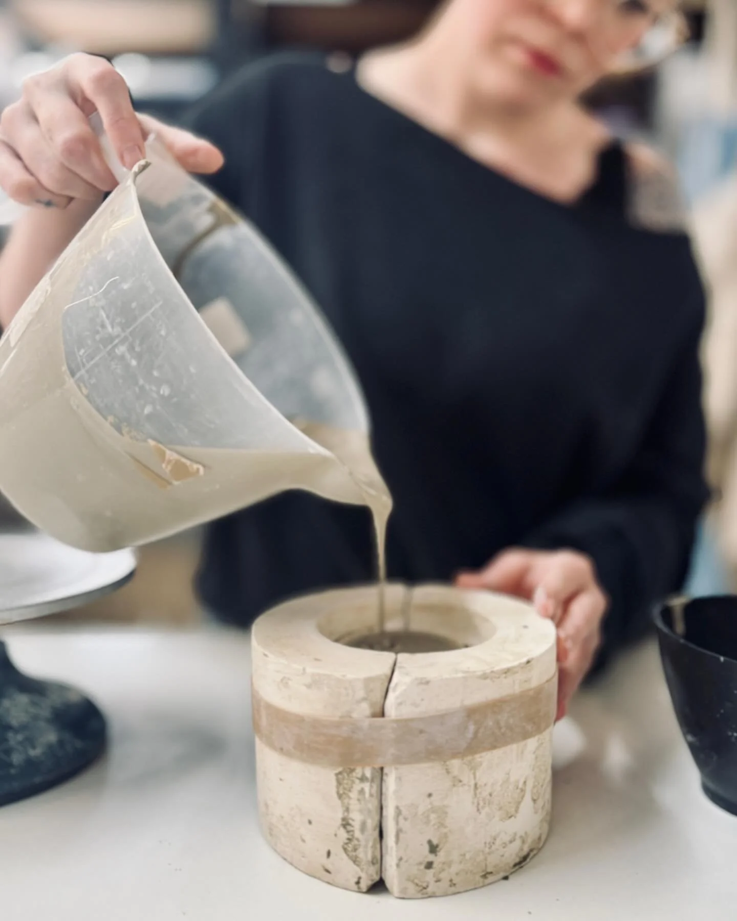 In the flow, pouring new Moli forms in the studio. One of those satisfying in-between moments where the material starts to take shape.

#ceramics #slipcasting #studioprocess #moldmaking #moliforms #handmadedesign #ceramicstudio #makersatwork #designf