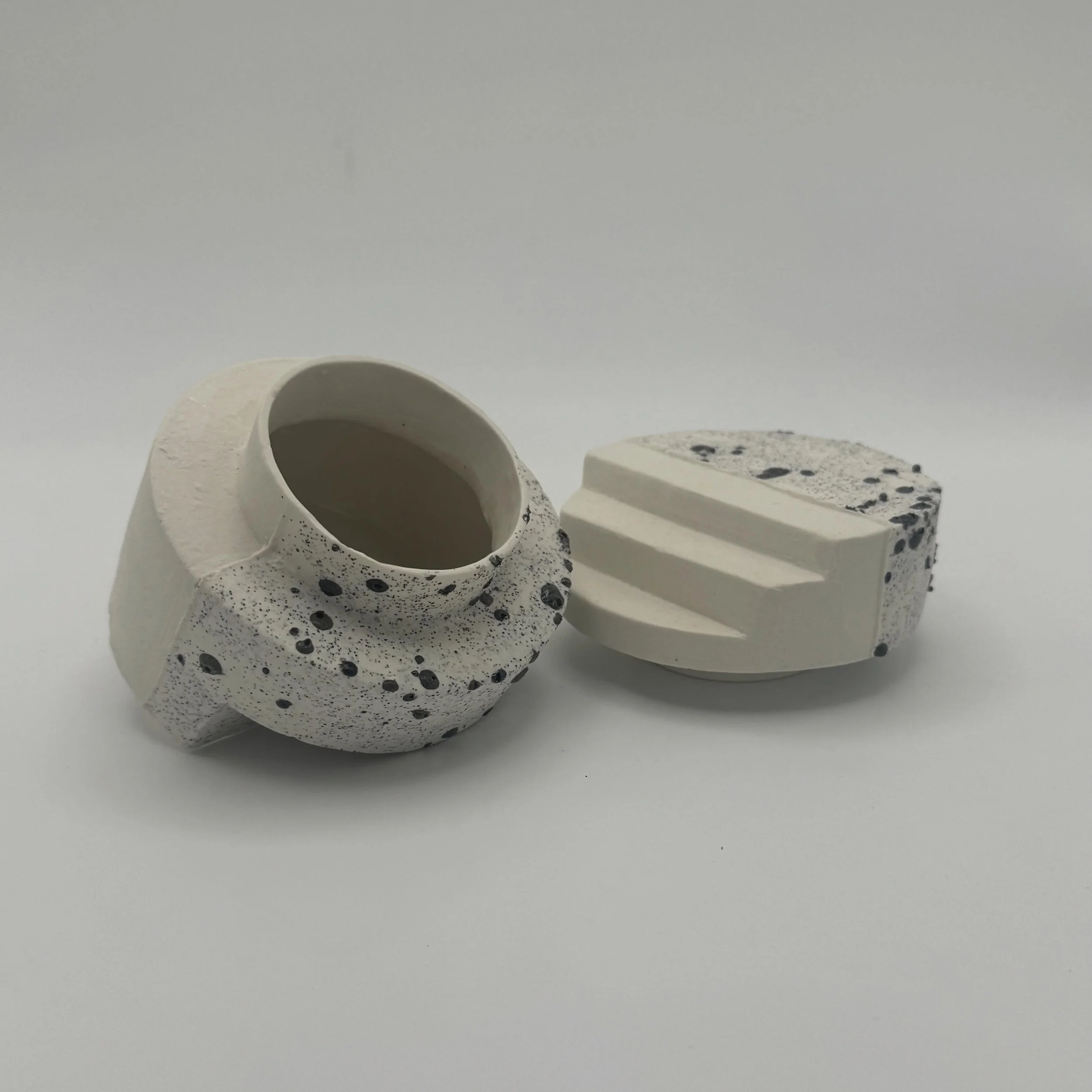 Half and half Moli,  porcelain with basaltsand and lava fragments from Iceland 🤍🖤