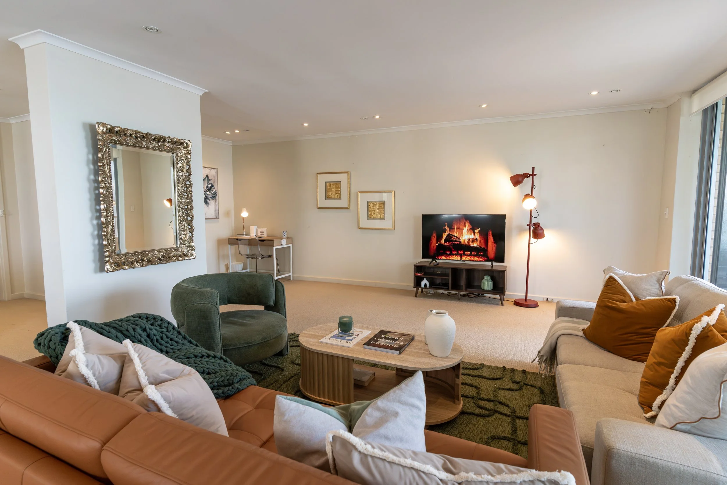 Casa Lune - Crawley