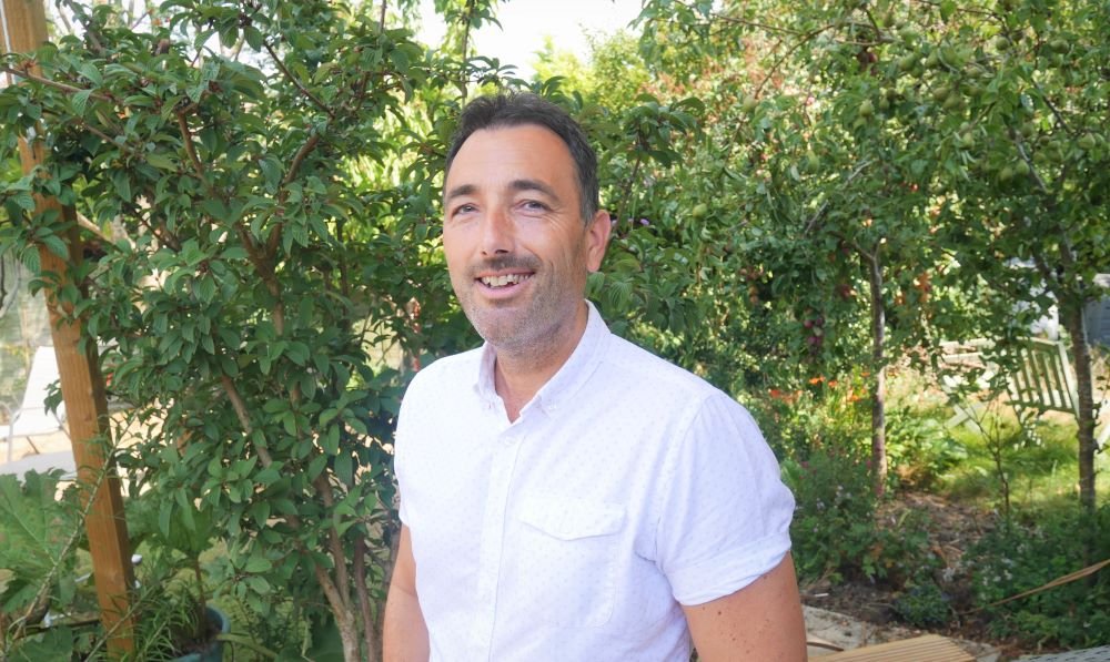 Steve Frogley, author of contemporary fiction. Titles include 'The Path of Good Response' and 'The Gap'.