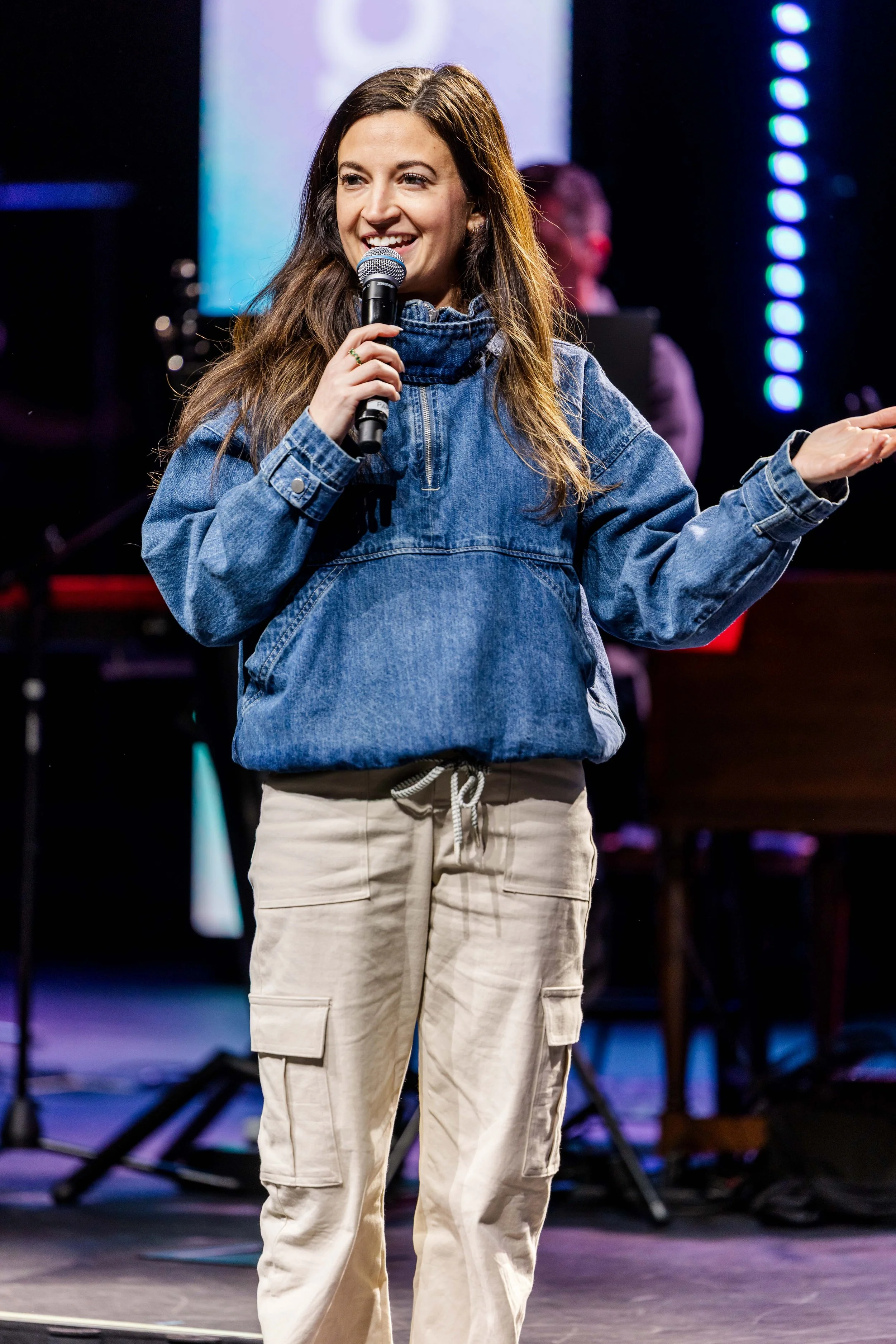 ROAR 2026 DAY 2 - altar call break out lunch114.jpg