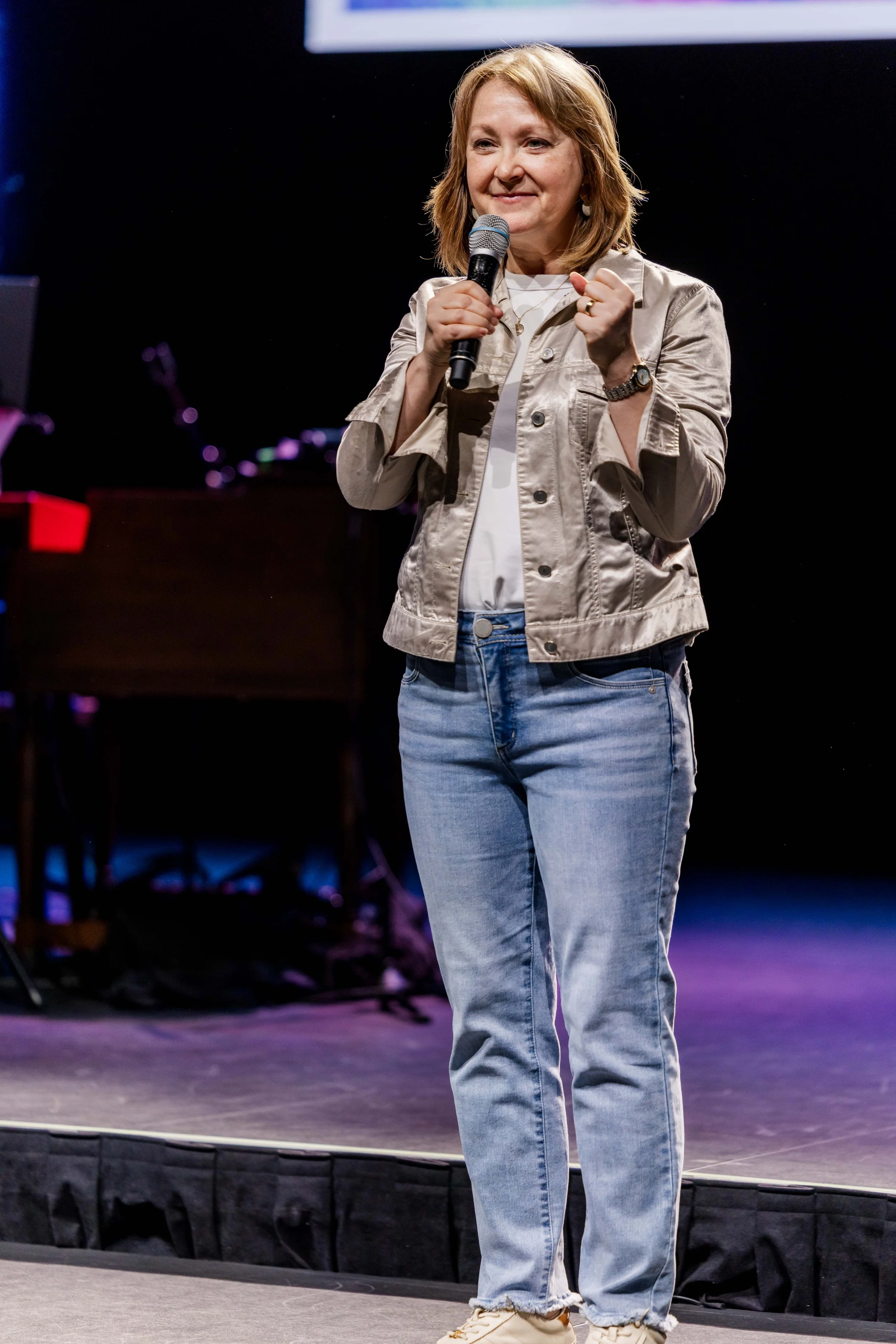 ROAR 2026 DAY 2 - altar call break out lunch111.jpg