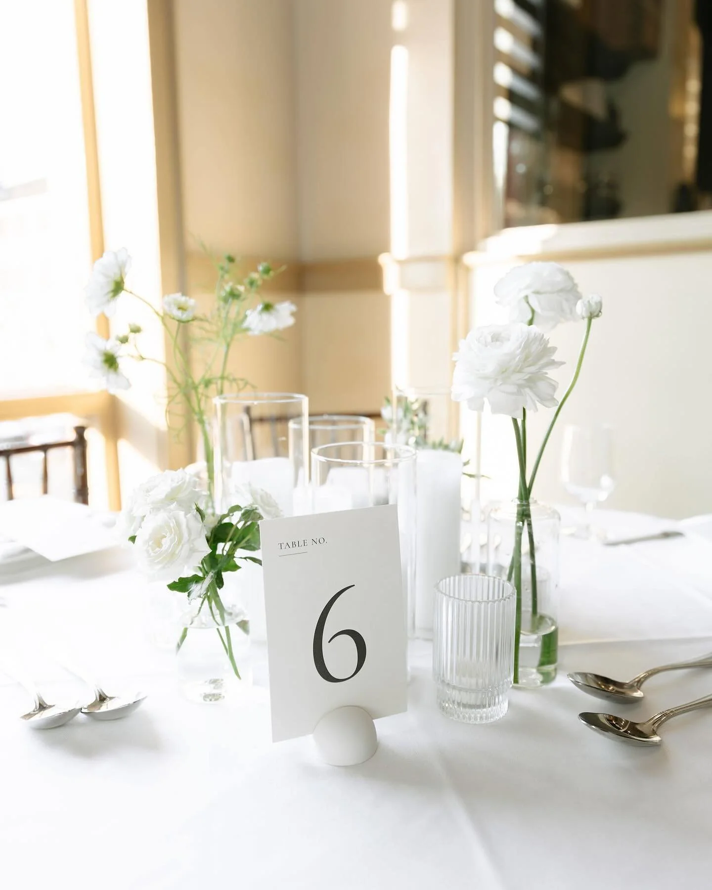 Prettiest details from Emma and Ben&rsquo;s wedding last September ✨🤍🕯️

Couple: @emmacpenick @bpenick11 
Venue: @bacarorestaurant 
Photography: @sheilatorresphotography 
.
.
.
#weddinginspo #weddinginspiration #providenceweddingflorist #providence