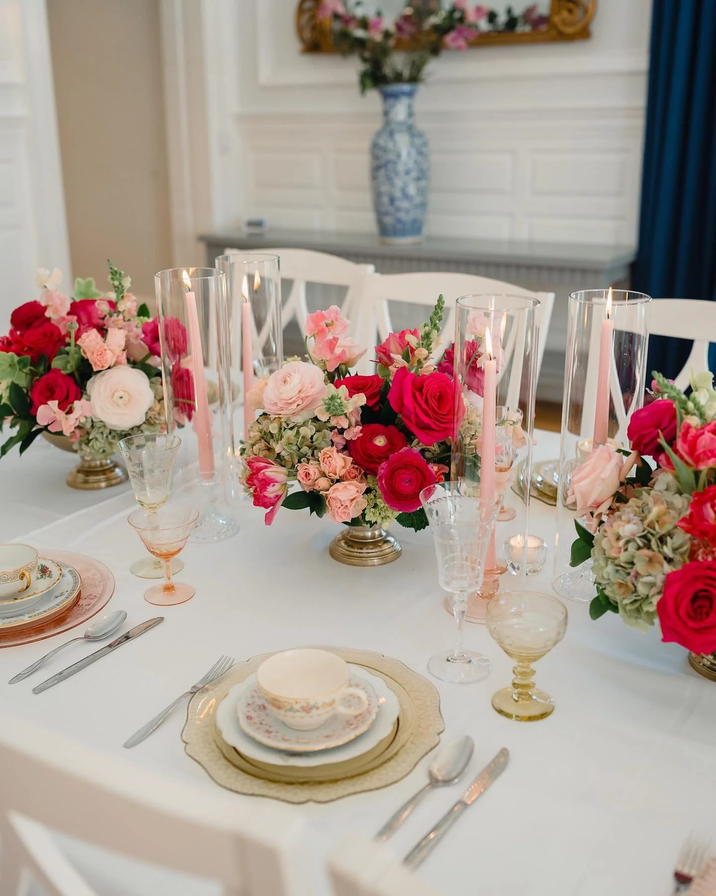 A tablescape that will not soon be forgotten! Spring blooms in bright pinks and greens, paired with the sweetest mismatched vintage place settings. Perfect for a wedding or a shower or just a cute freaking tea party for you and your friends! 🫖🌸

Ca