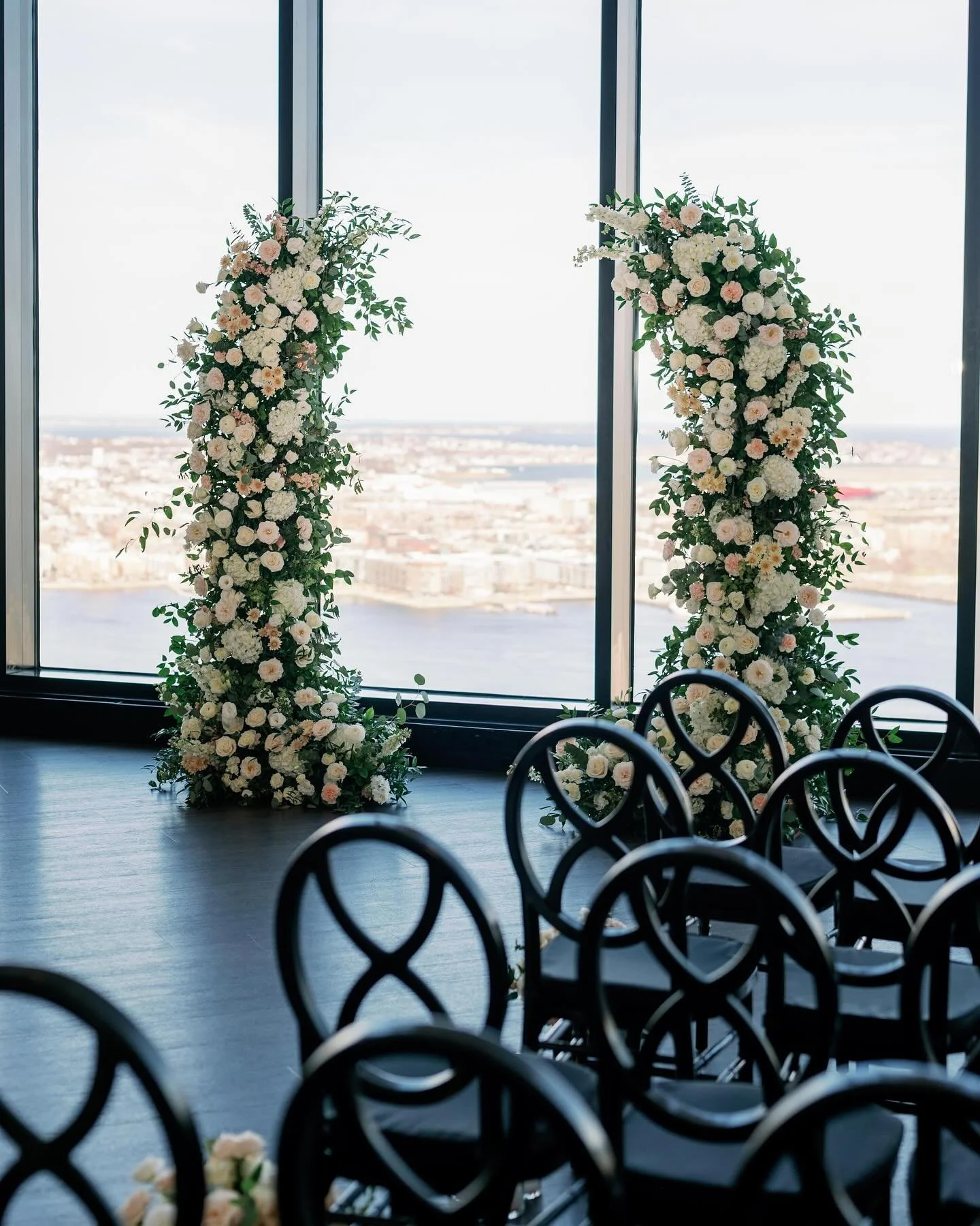 Hard to believe Alexis and Steve are already celebrating one year married!! This was a beyond beautiful day. Cheers you two! 🥂

Couple: @alexis_egidio @stevesasso22 
Photography: @km.weddings
Wedding Planner: @katydydevents
Hair: @hair_bynmg
Makeup: