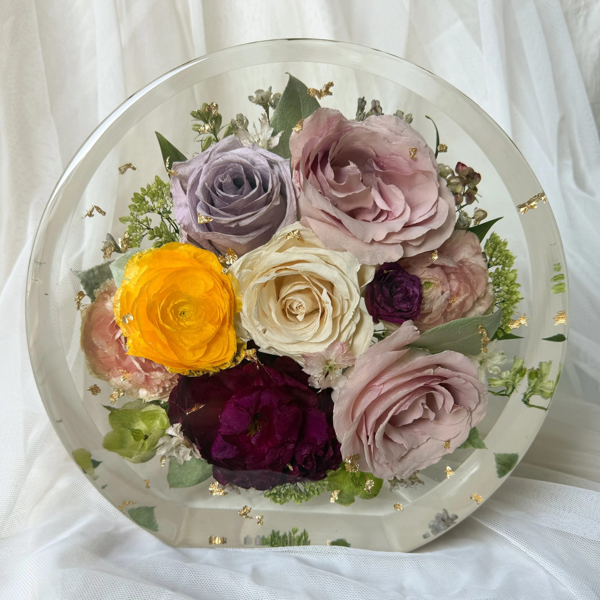9-inch standing resin circle preserving lavender, blush, yellow, ivory, and burgundy roses with greenery