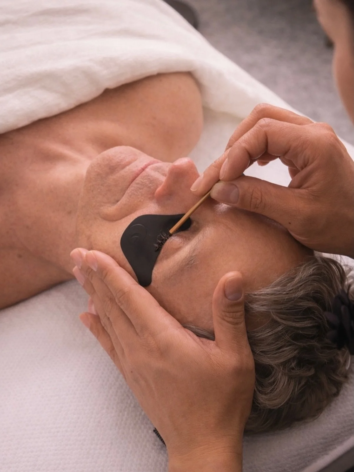 &ldquo;Min familie sagde, at jeg har f&aring;et movie-star-eyes!!&rdquo; 🎬✨ 
Det var reaktionen fra en af mine mandlige klienter &ndash; og han har fuldst&aelig;ndig ret! 
Jeg oplever, at flere og flere af mine mandlige klienter tilv&aelig;lger det 