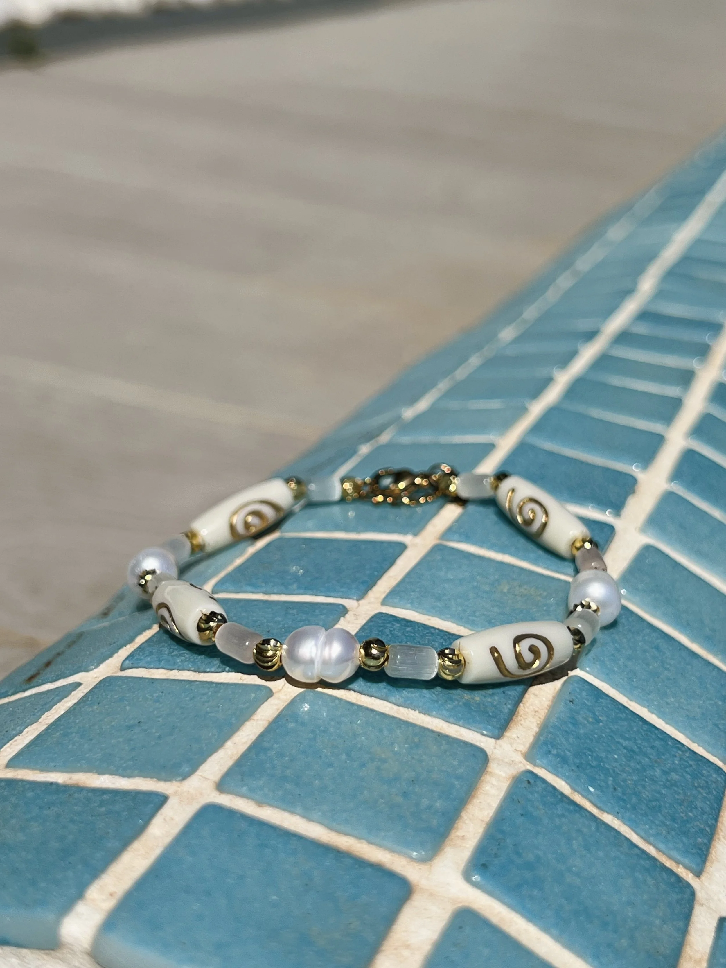Golden Serenity Anklet