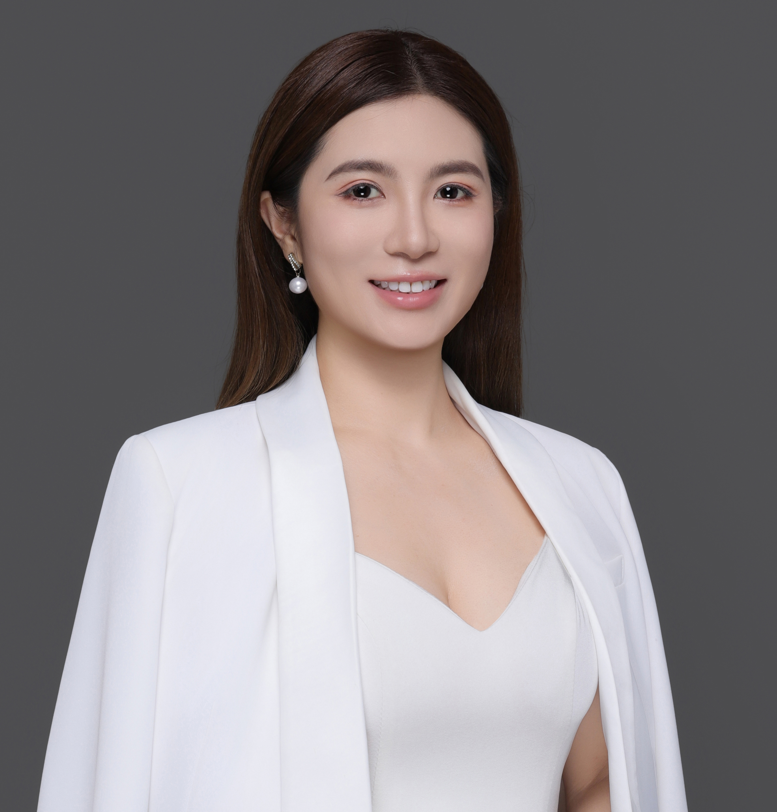 Maggie Cui Jin Huang