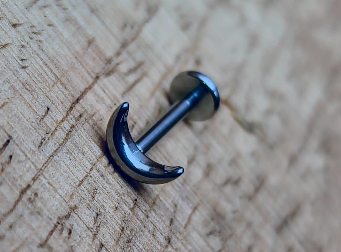 Selene’s Kiss - Titanium Labret