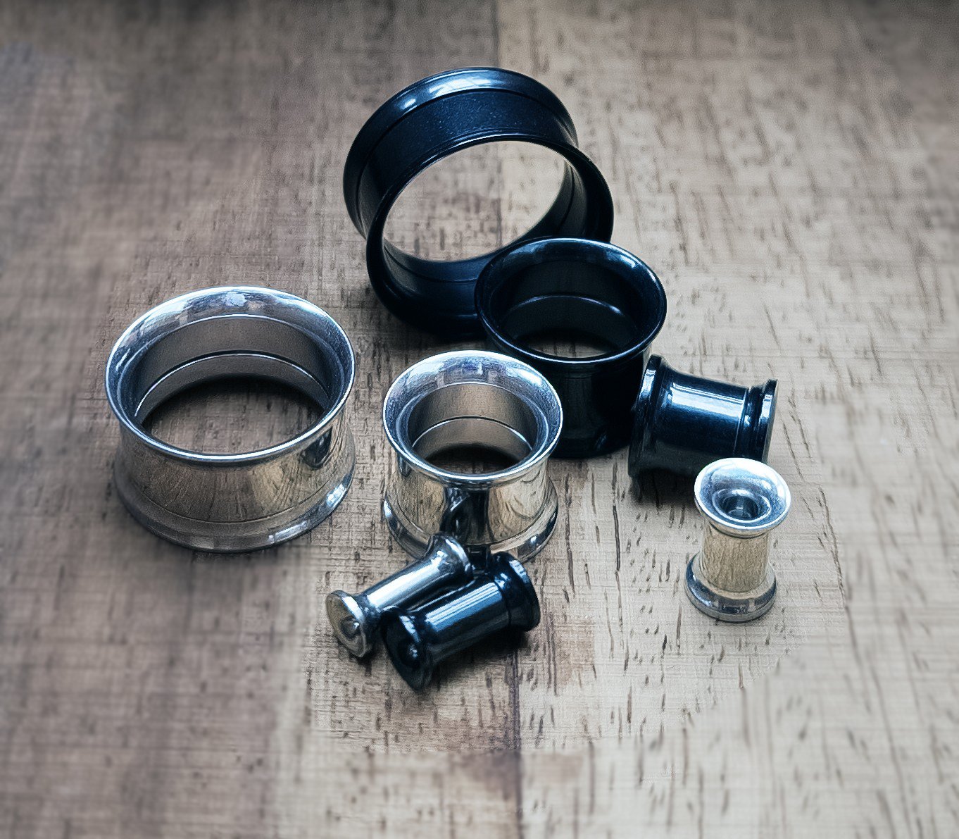 Double Flared Hollow Tunnel - Surgical Steel Screw Fit