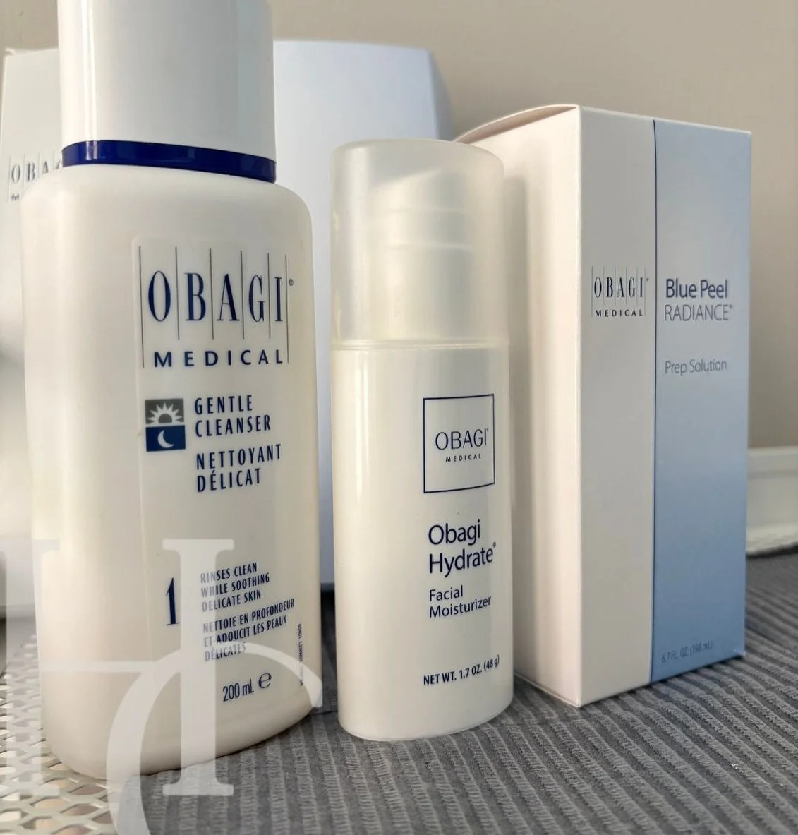 It&rsquo;s Skin Peel Season &ndash; Obagi Blue Peel Radiance at HCM Elegance ✨

Autumn and winter are the perfect months to refresh your skin &ndash; and our Obagi Blue Peel Radiance is designed to do just that. This gentle yet effective peel exfolia