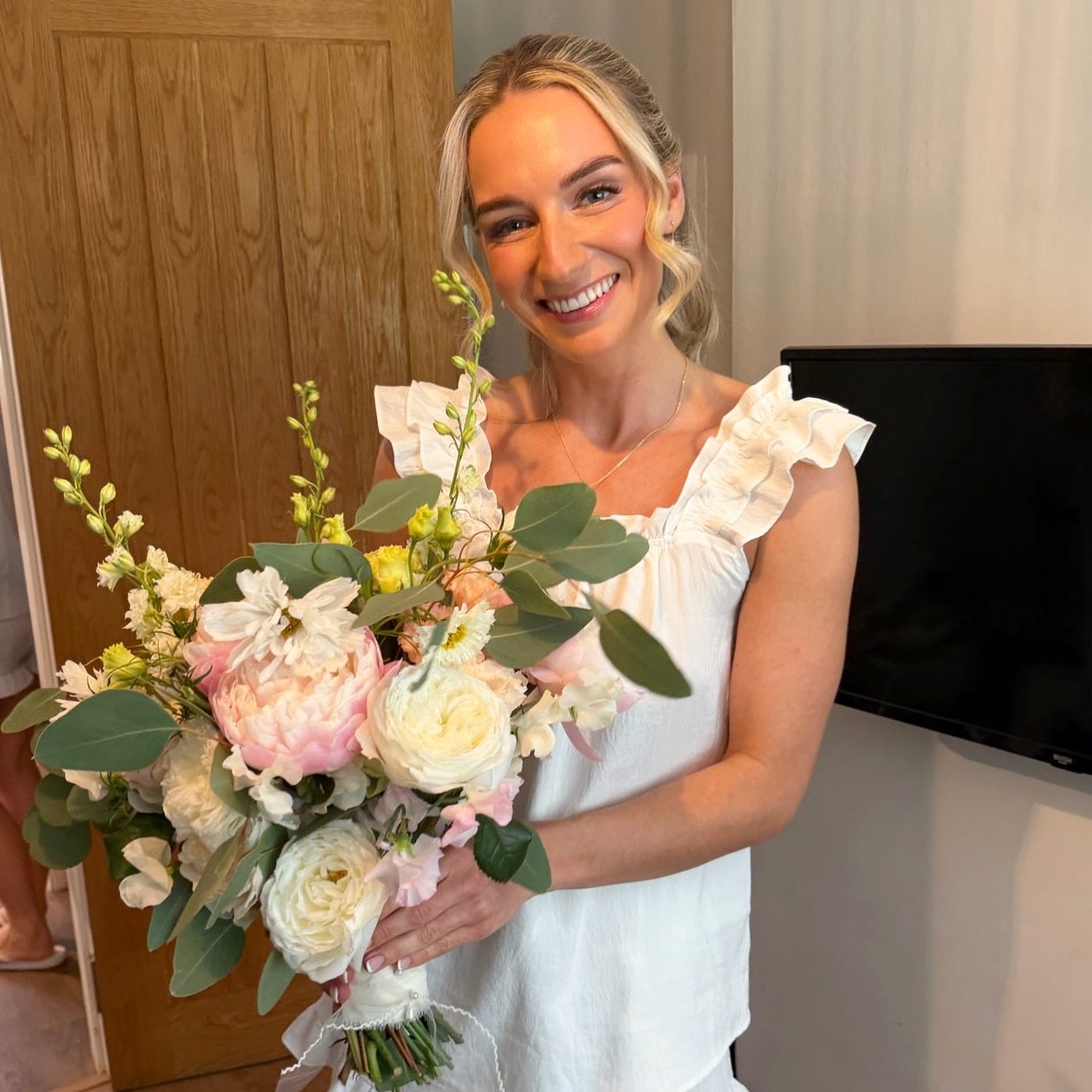My beautiful sister is officially married! 🤍💍

Being part of her wedding journey made it even more special, especially helping her prepare her skin in the months leading up to her big day.

For her bridal skin prep, we focused on treatments that wo