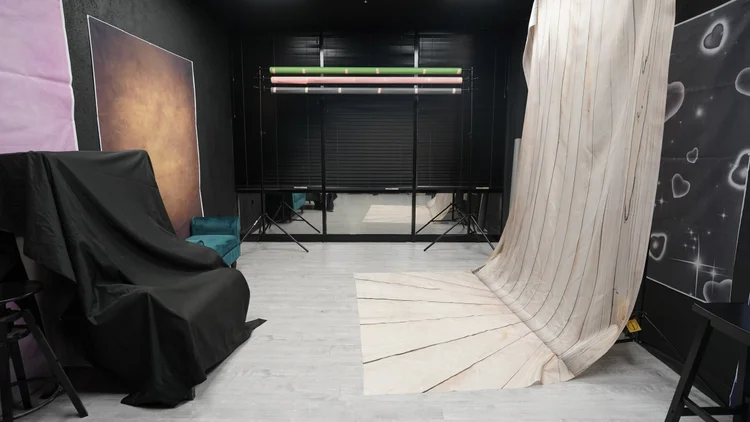 Portrait Room Framed Studios Las Vegas