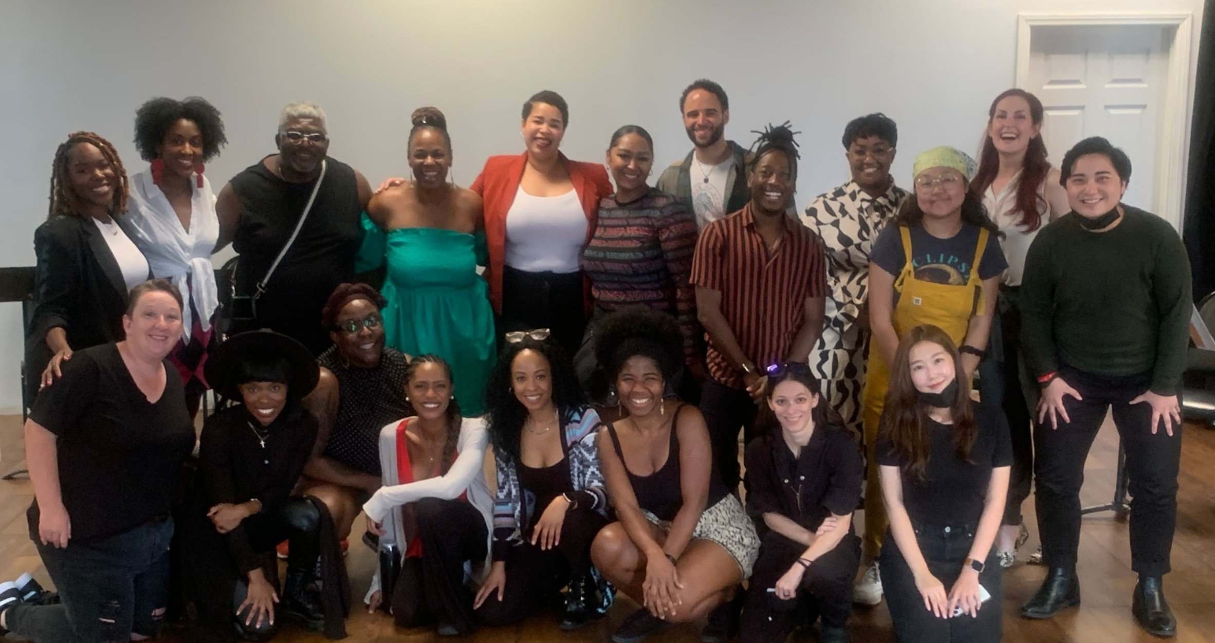 Cast photo (Los Angeles, 2022)