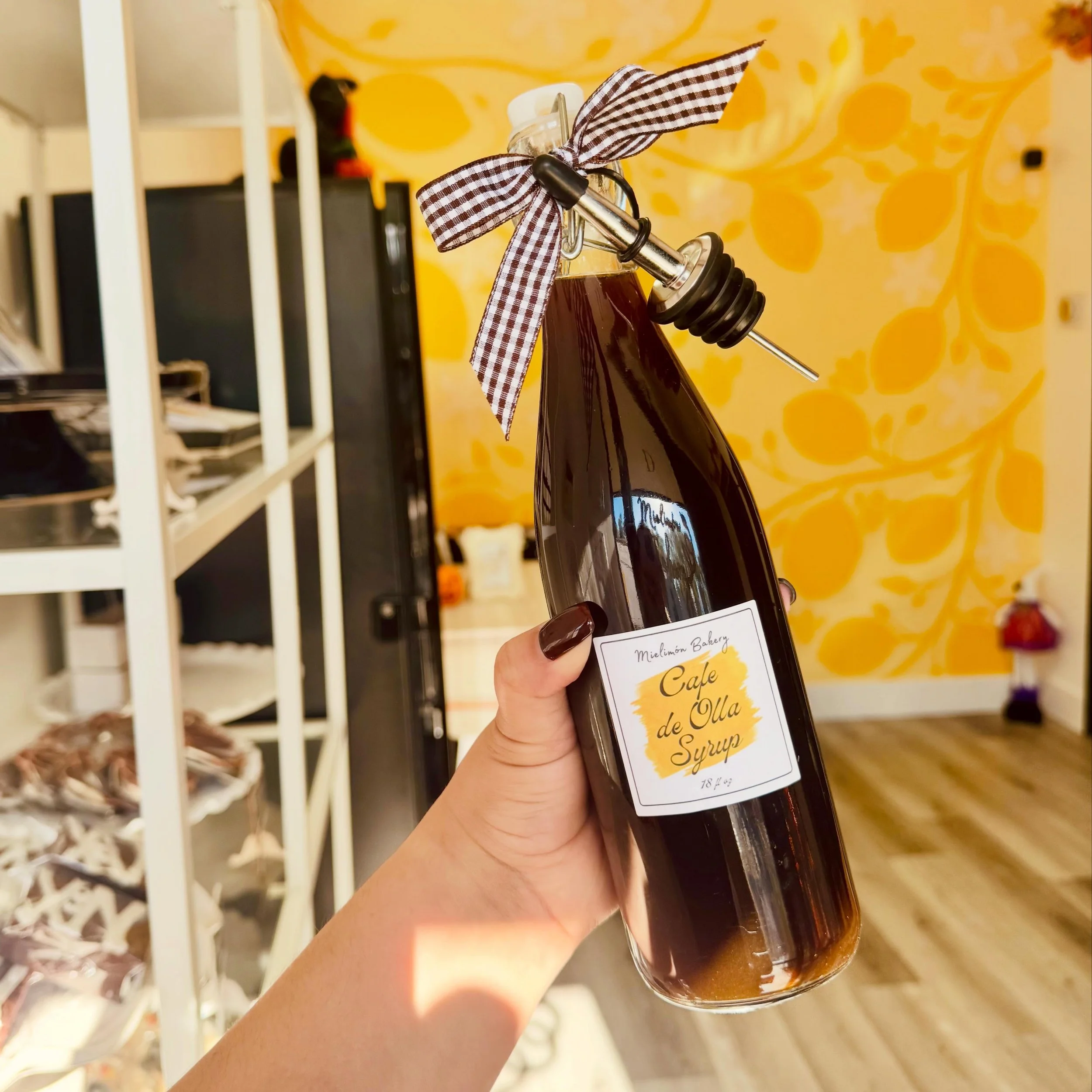☕️Our cafe de olla syrup is restocked! 

☕️This syrup is made with piloncillo and Mexican cinnamon (true Ceylon cinnamon) and can be added to your hot or cold coffees! 

☕️Inspired by traditional cafe de olla, this syrup has notes of molasses, cinnam