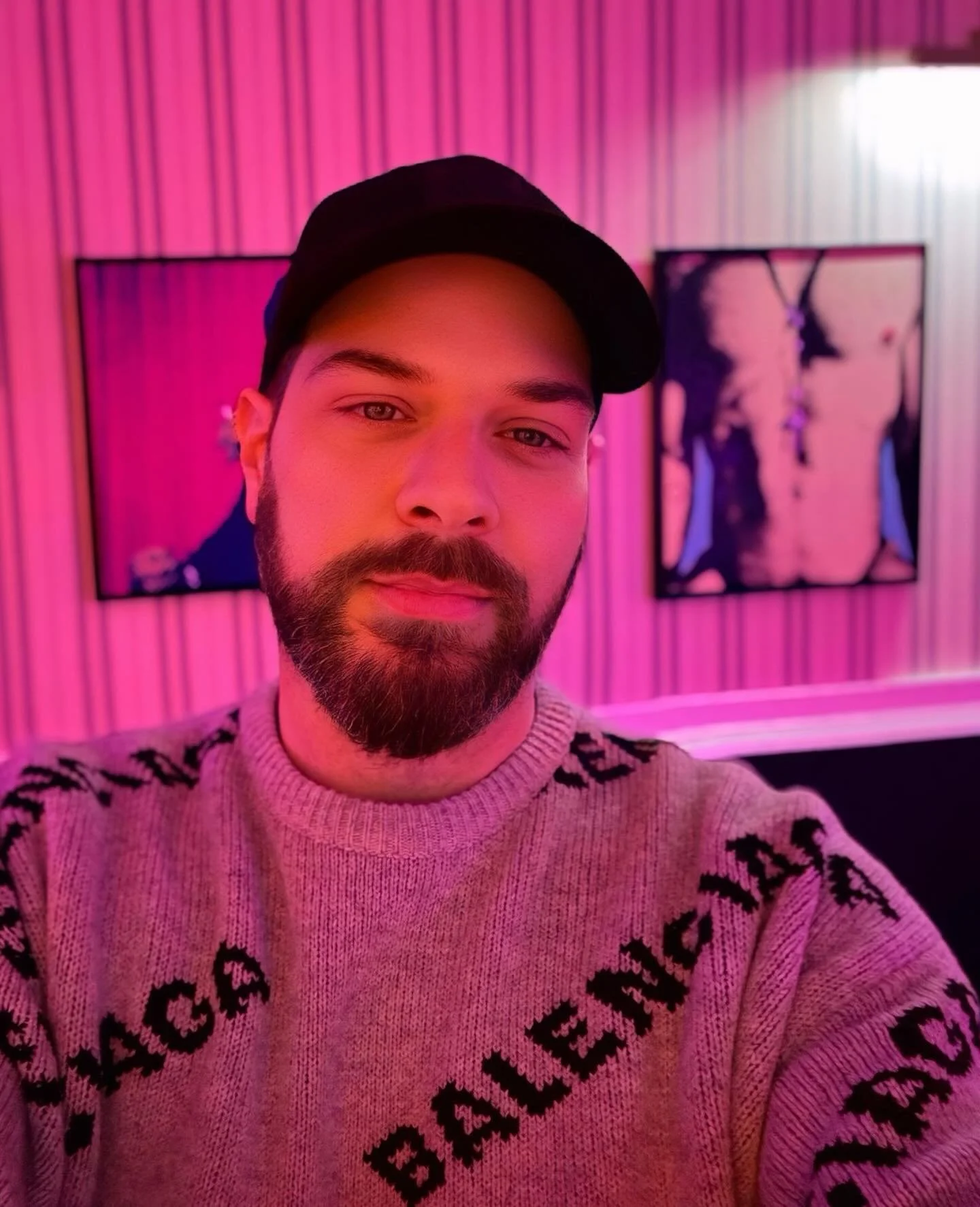 Stopped by The Living Room (690 10th Ave) last weekend to see a few of my pieces from &ldquo;45&rdquo; living their best life on the walls ✨ This new Hell&rsquo;s Kitchen speakeasy is a vibe &mdash; open Thursday through Sunday nights with killer coc