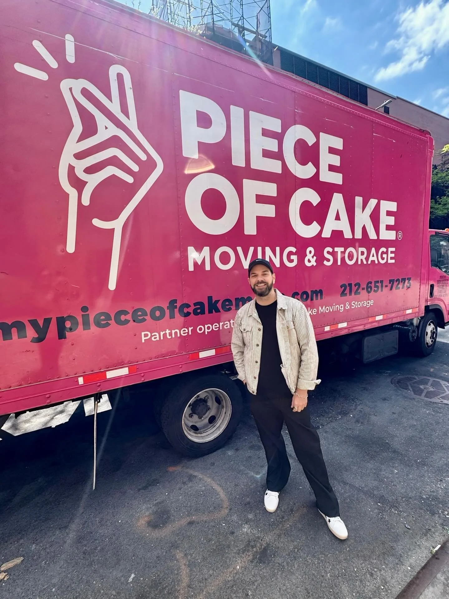 Moving is usually chaos&hellip; but @pieceofcakemoving made it...well, a piece of cake! 🍰⁠
⁠
This was my second time using them, and the experience was just as great as the first. The team was professional, fast, careful with my stuff, and incredibl
