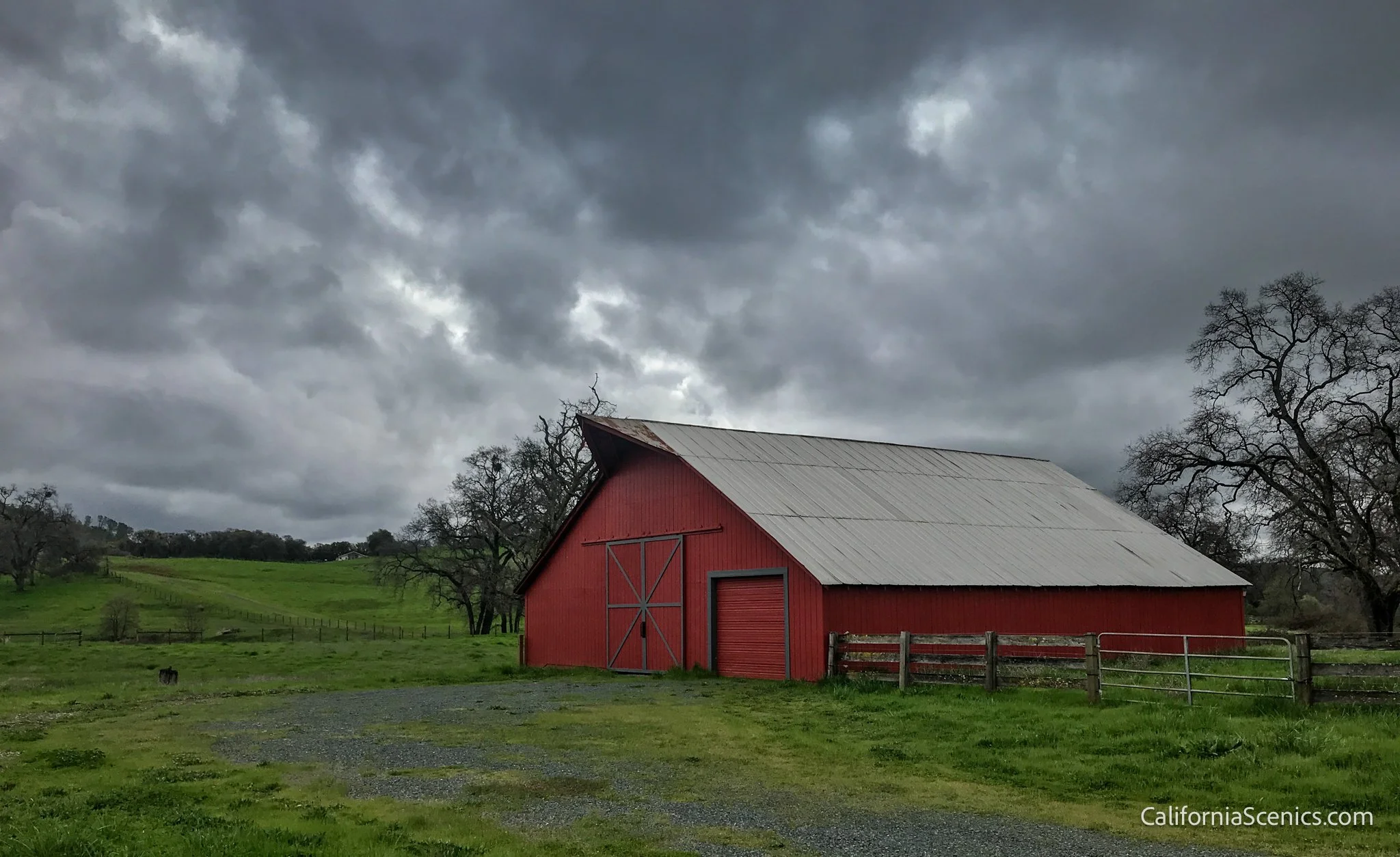 Ever wonder why barns are red? Farmers made paint using iron oxide&hellip; basically rust. Cheap, durable, and it helped protect the wood. Now it&rsquo;s just part of the landscape. Especially under skies like this.