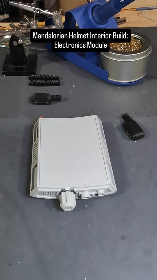 Electronics module for the #mandalorian helmet interior is nearing completion! Refined the design a bit and got all the electronics installed and wired up (hopefully properly...)
Next up is installation in the helmet and testing!
#starwars #cosplay