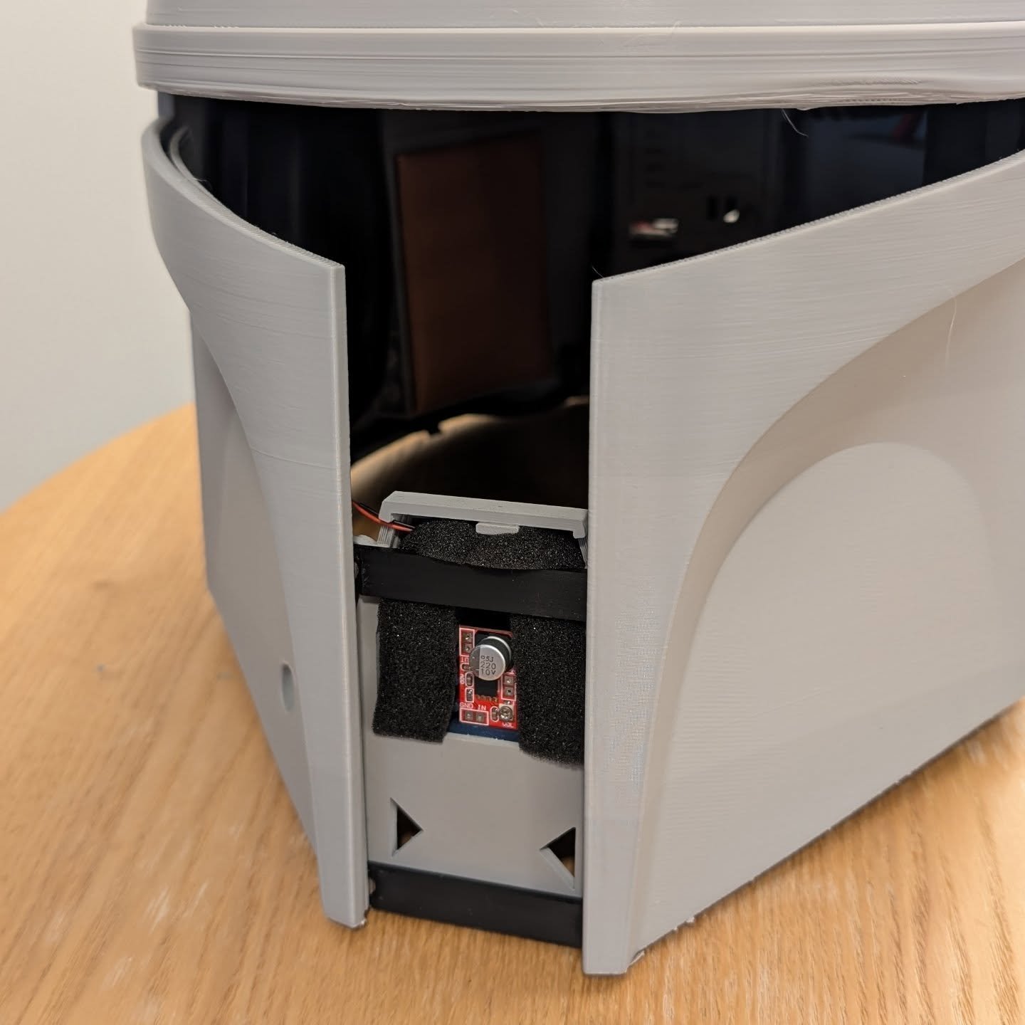 Worked on the #mandalorian helmet voice amplifier last night while I wait for some materials to finish the external microphone system. Using a model of the black series helmet microphone greeble made by crmccall on printables, modified for magnetic a